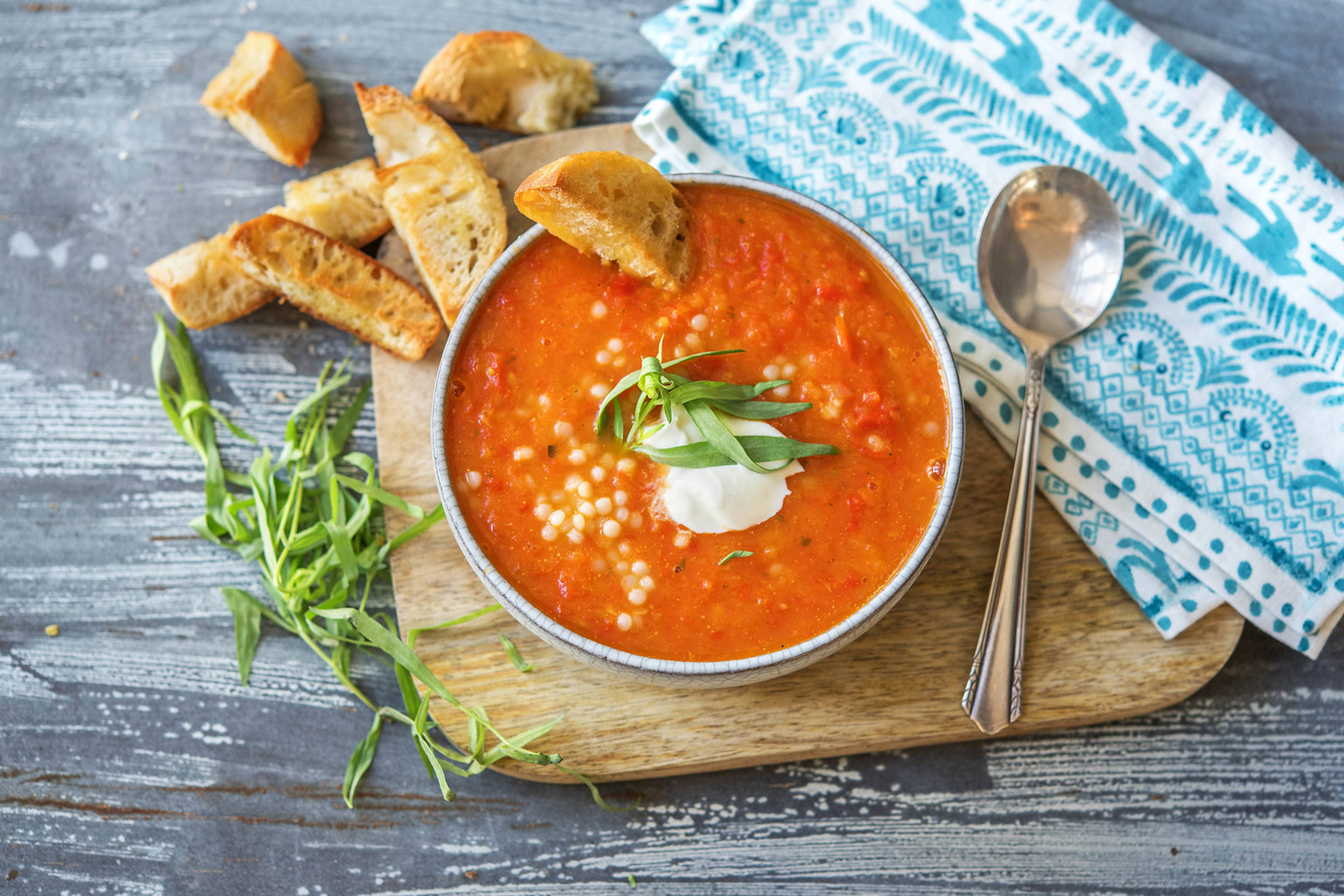 Soupe de tomates & poivron à l'estragon