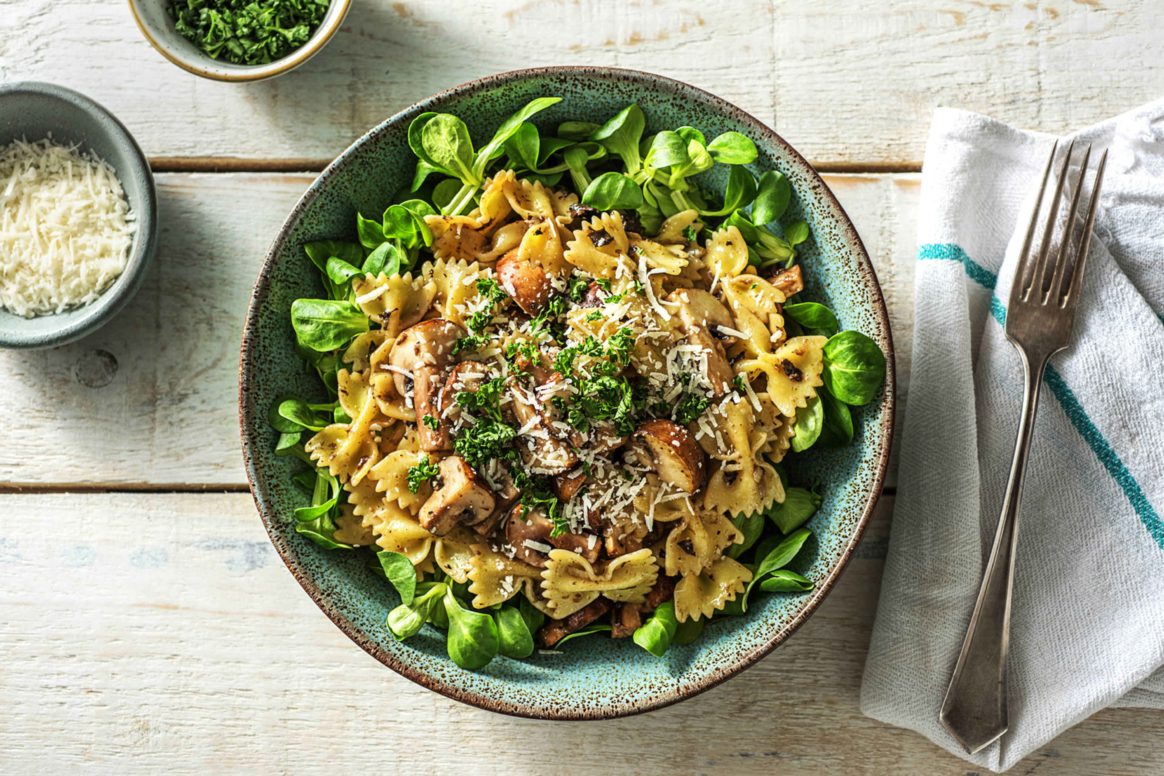 Farfalle au pesto de champignons des bois