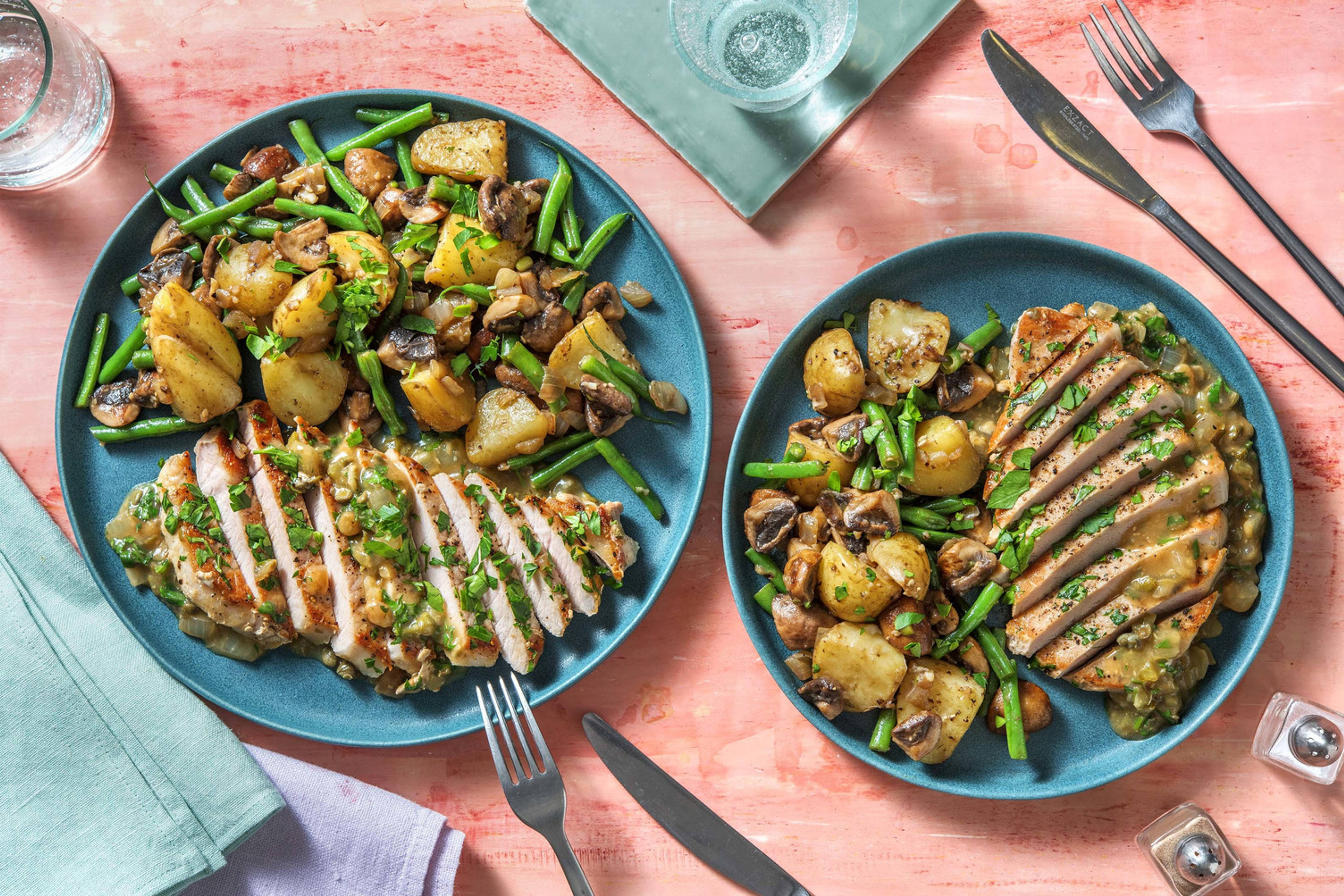 Échine de porc et sa sauce aux câpres & cornichons