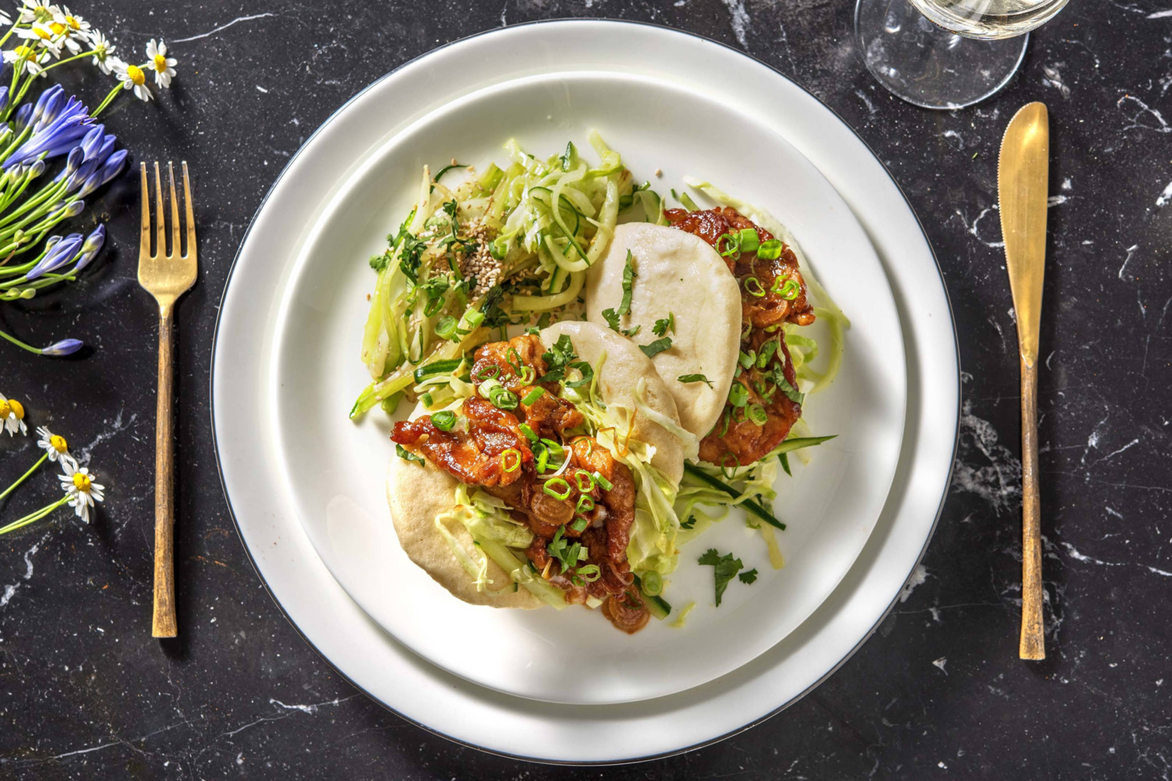 Bao au porc caramélisé & pak choï