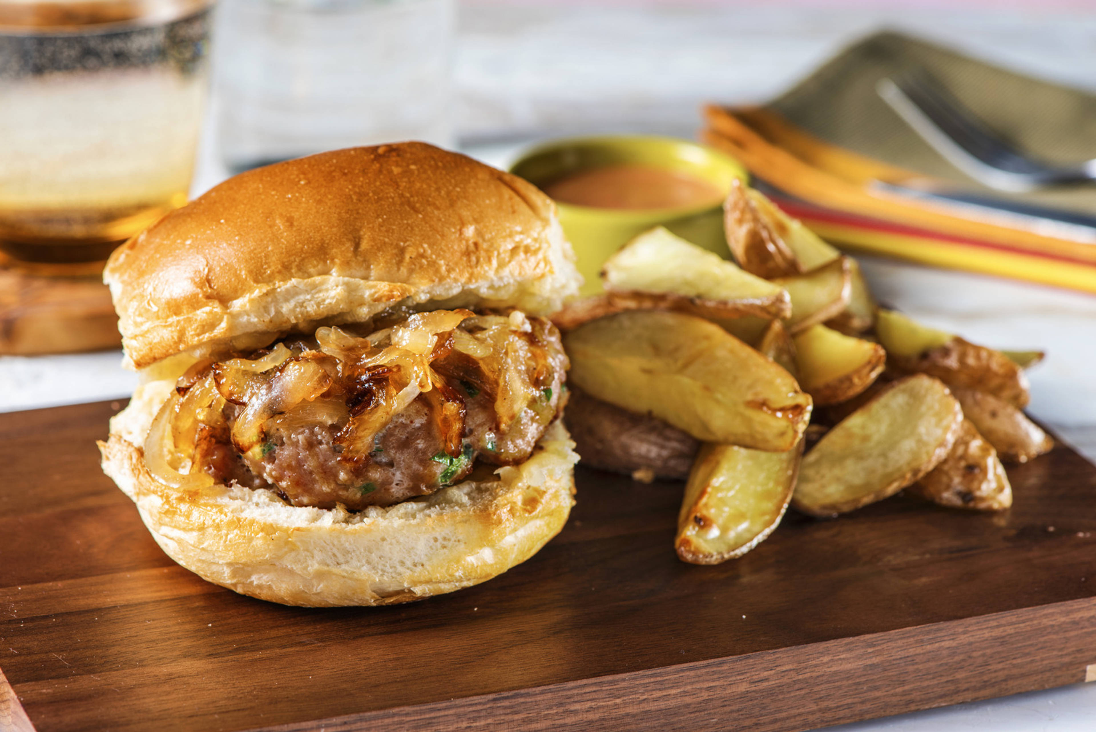 Hamburguesa casera de cerdo y perejil
