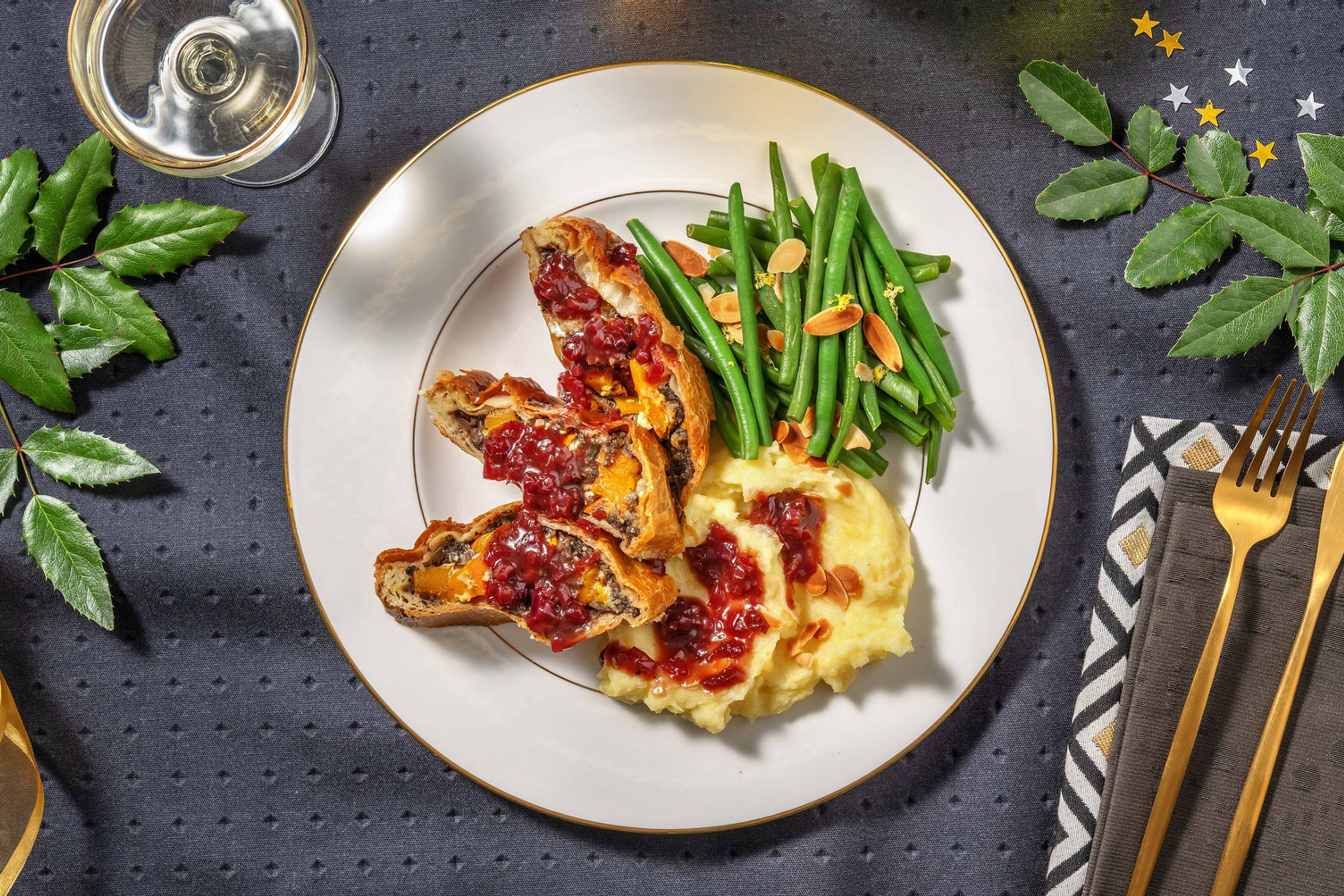 Roulade Wellington courge-fromage de chèvre & purée de pommes de terre-panais