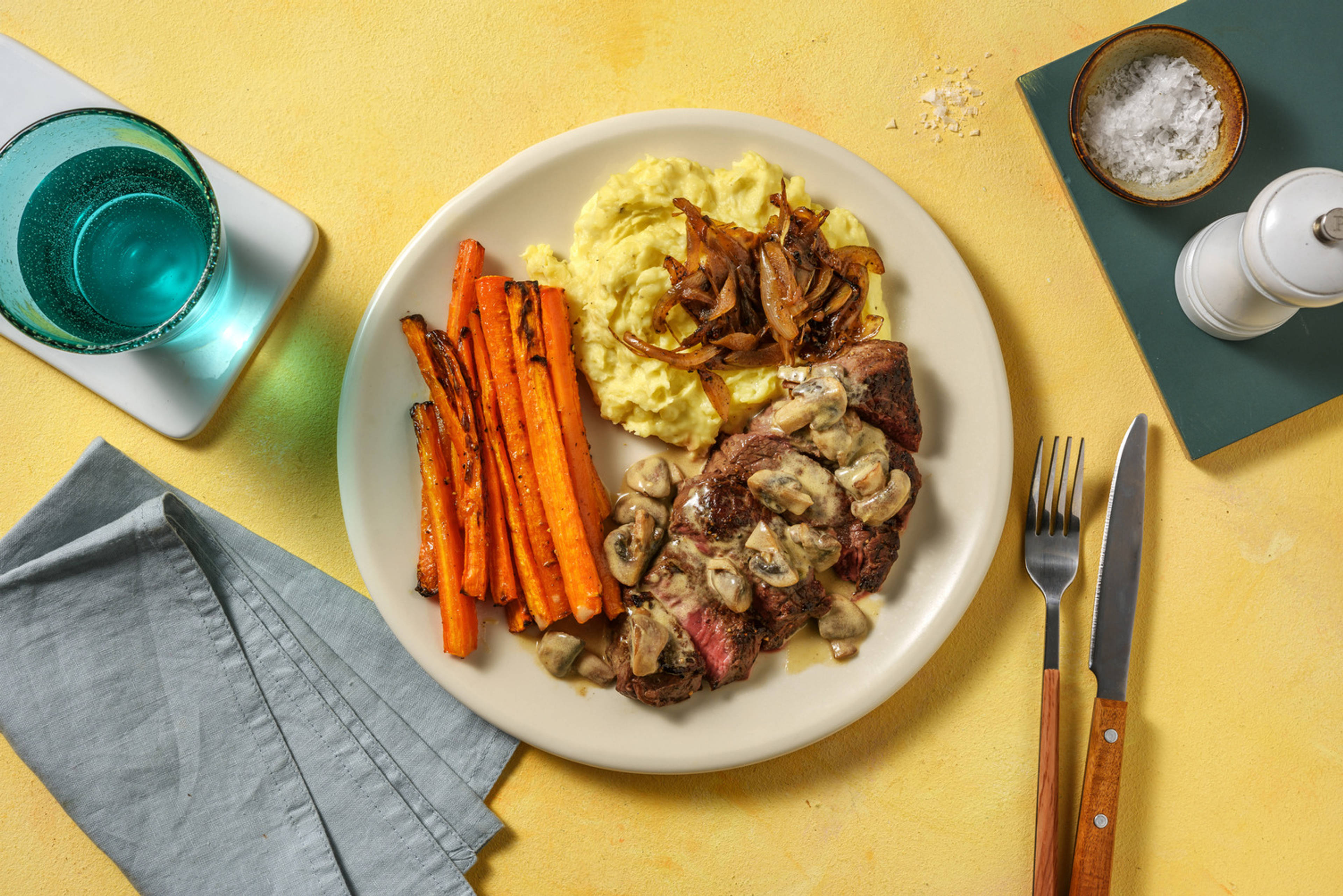 Rindersteak mit Schmorzwiebeln 