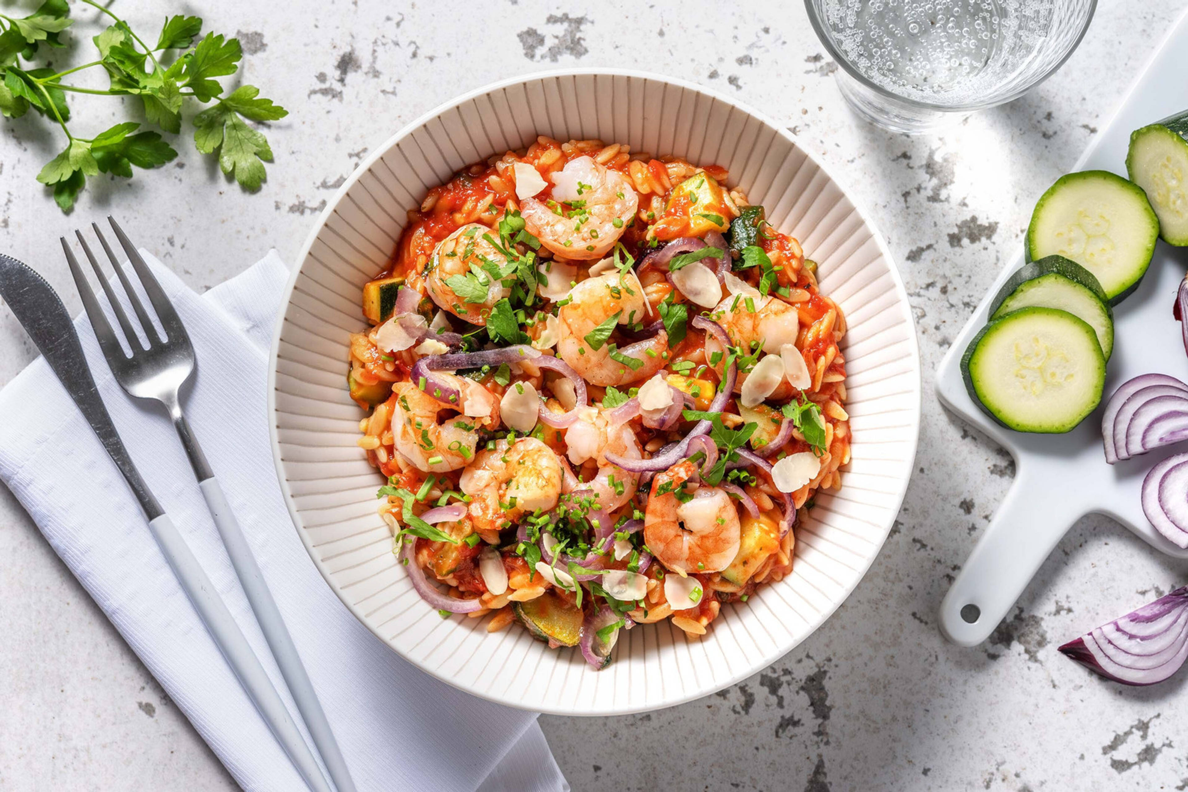 Orzo met knoflookgarnalen en verse kruiden