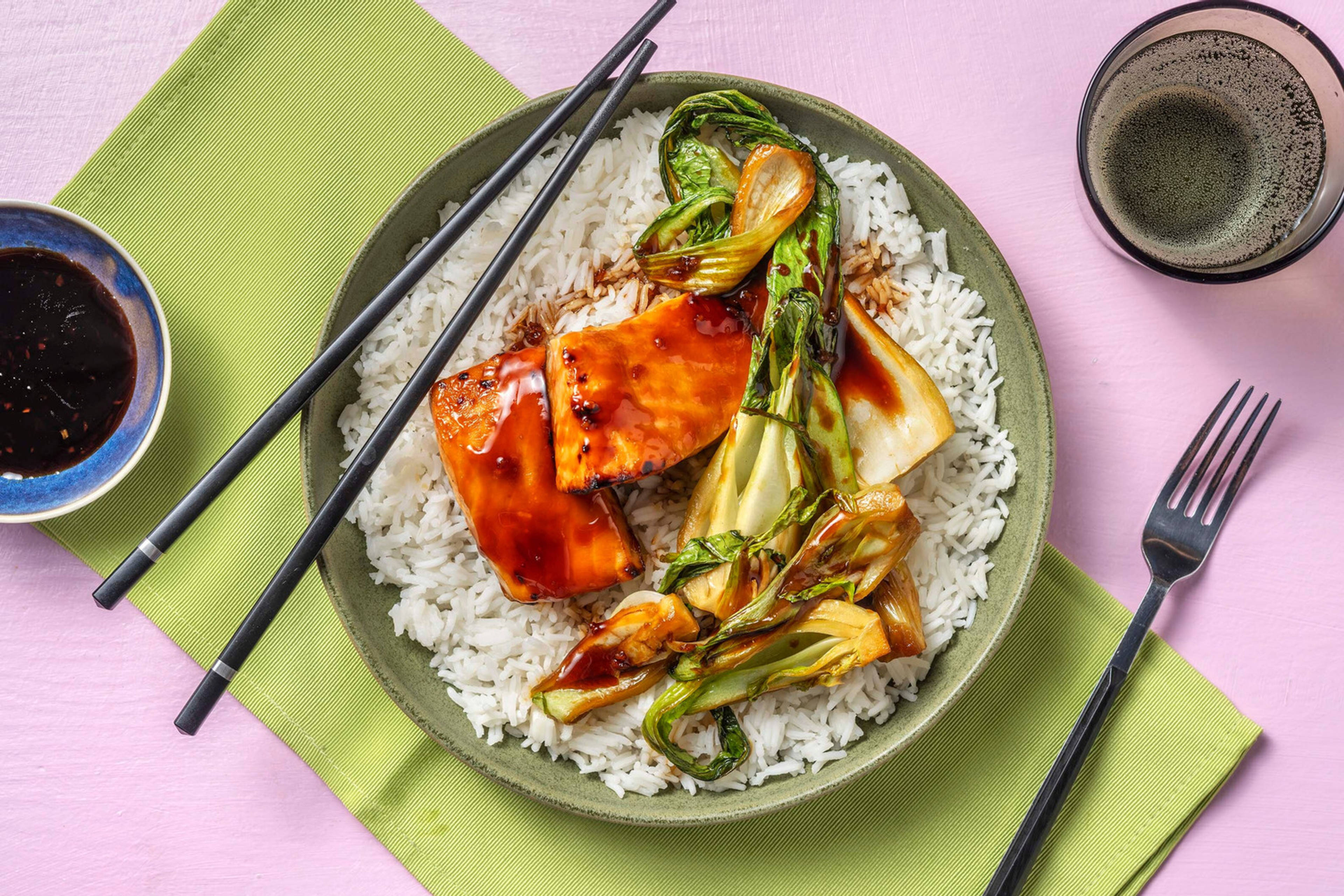 Bowl di di riso e salmone teriyaki