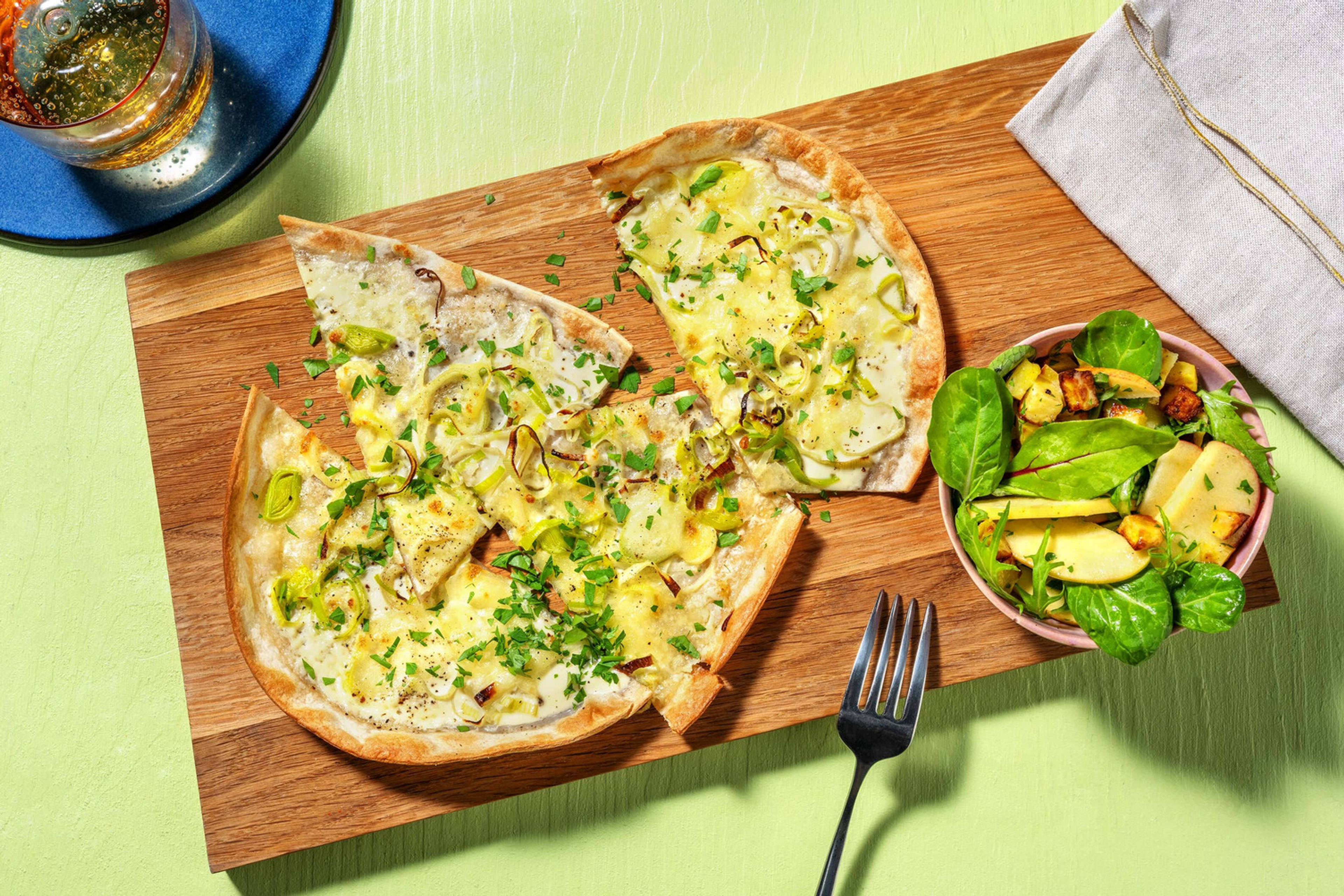 Flammekuechen au poireau et mozzarella 
