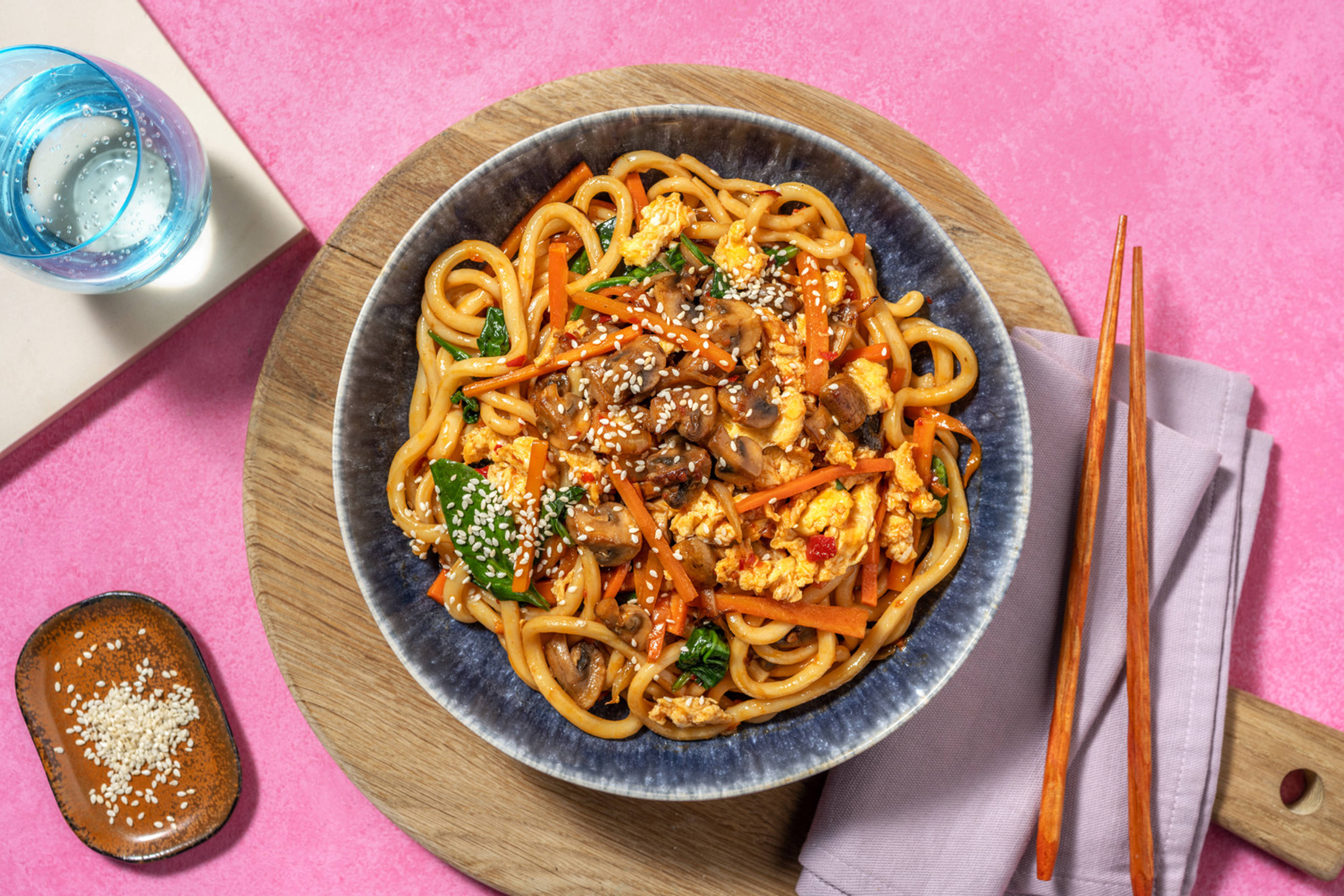 Noodles ai funghi stile japchae
