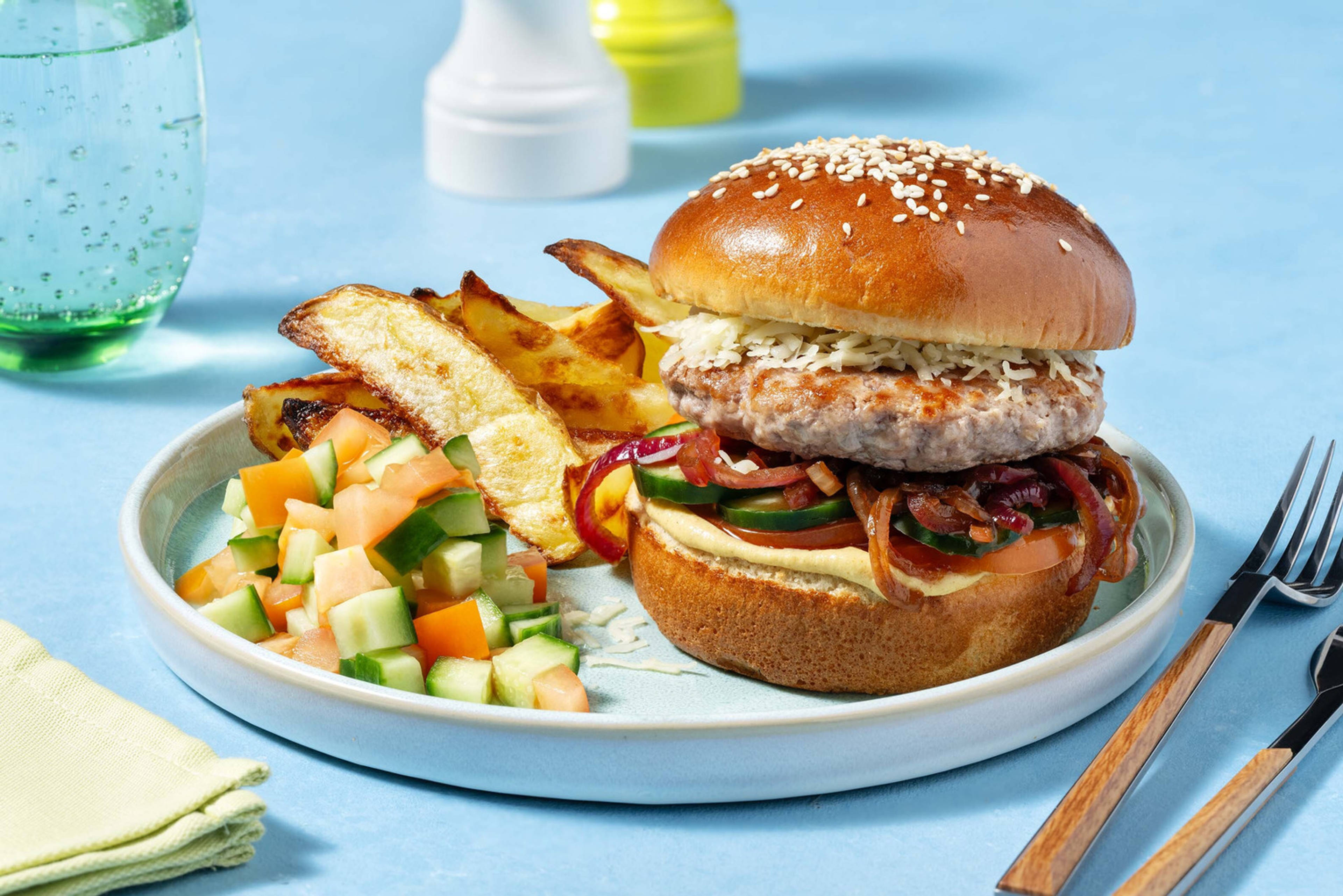 Cheeseburger met gekaramelliseerde ui