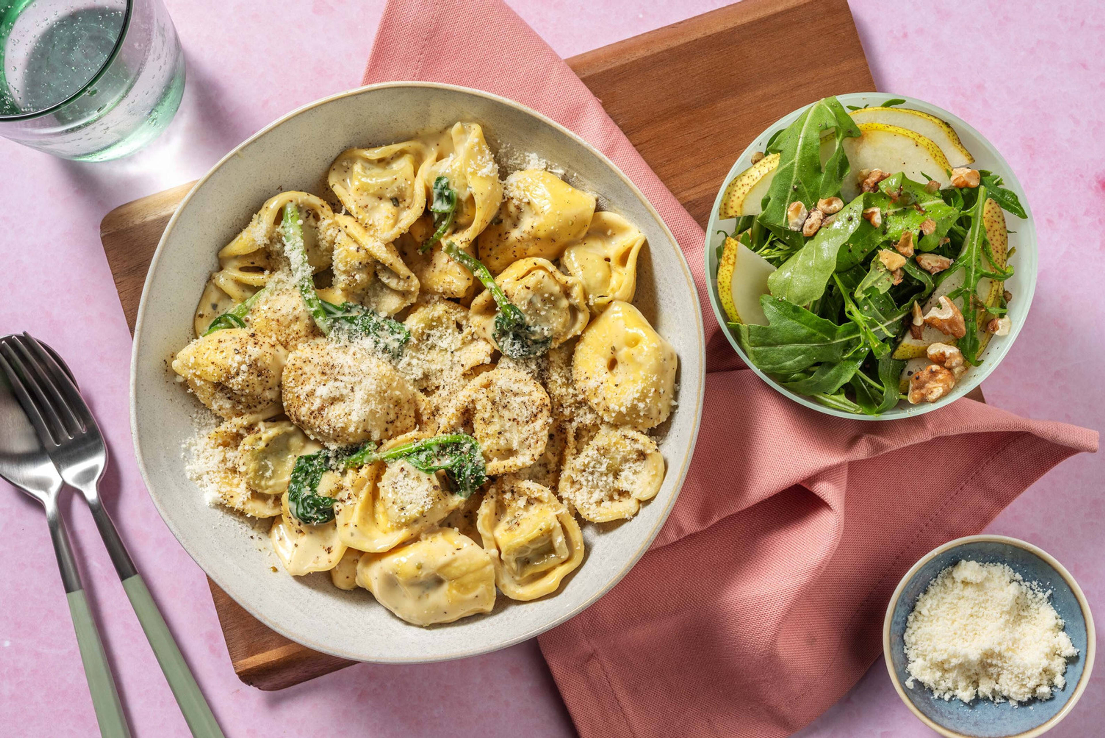 Kremet ricotta- og spinattortelloni 