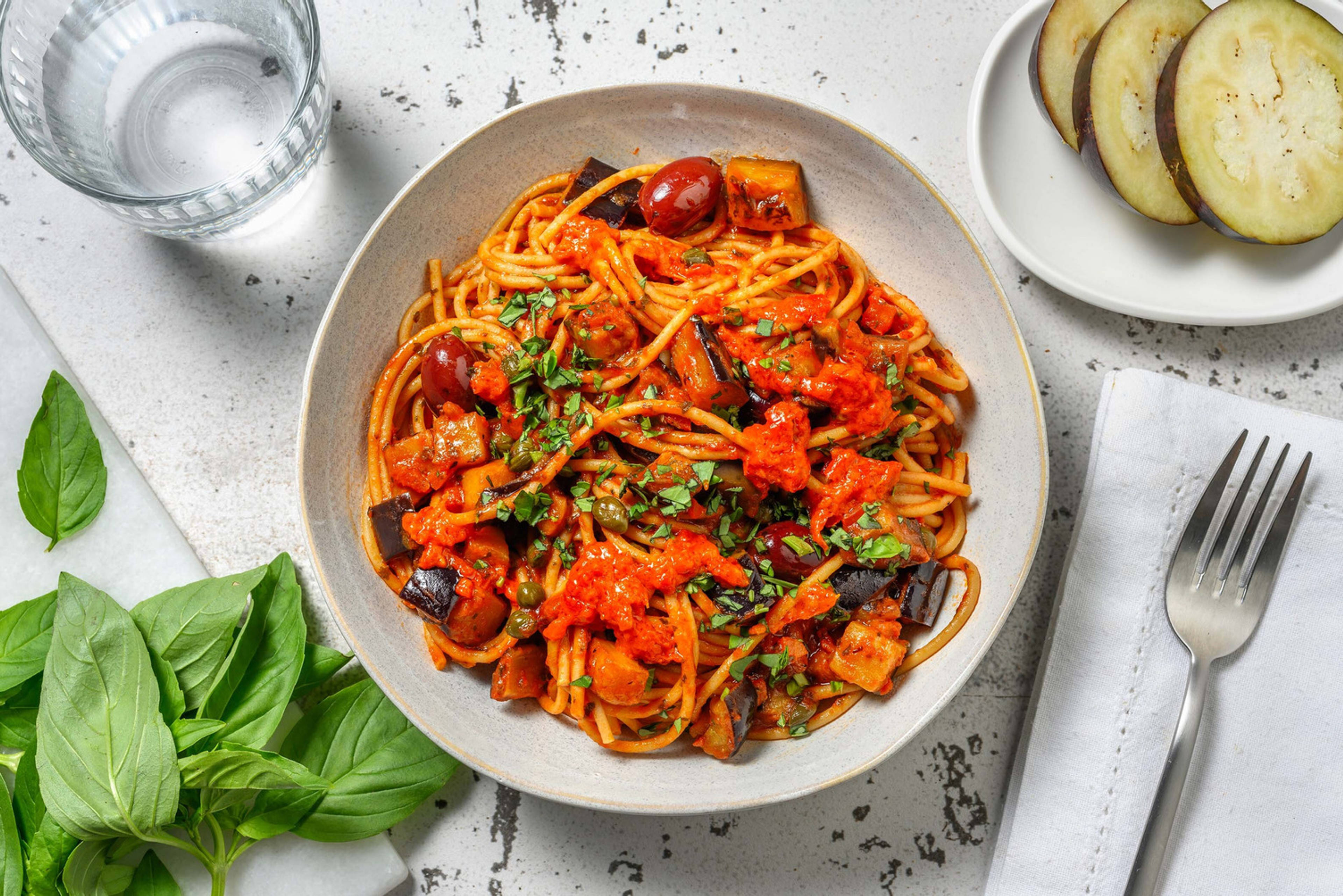 Volkoren spaghetti met vegan cacciatore saus 