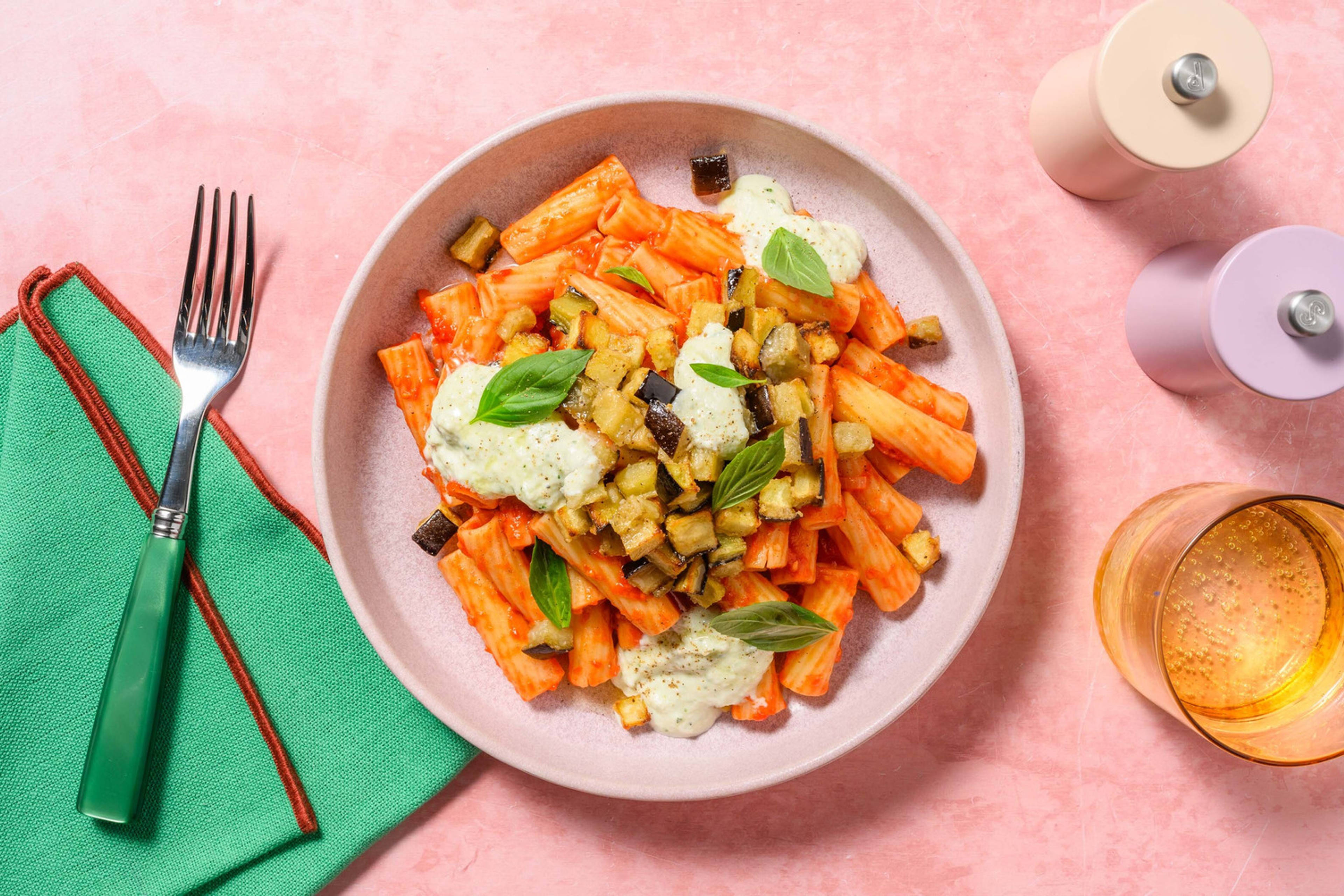 Pasta alla Norma e mousse di mozzarella
