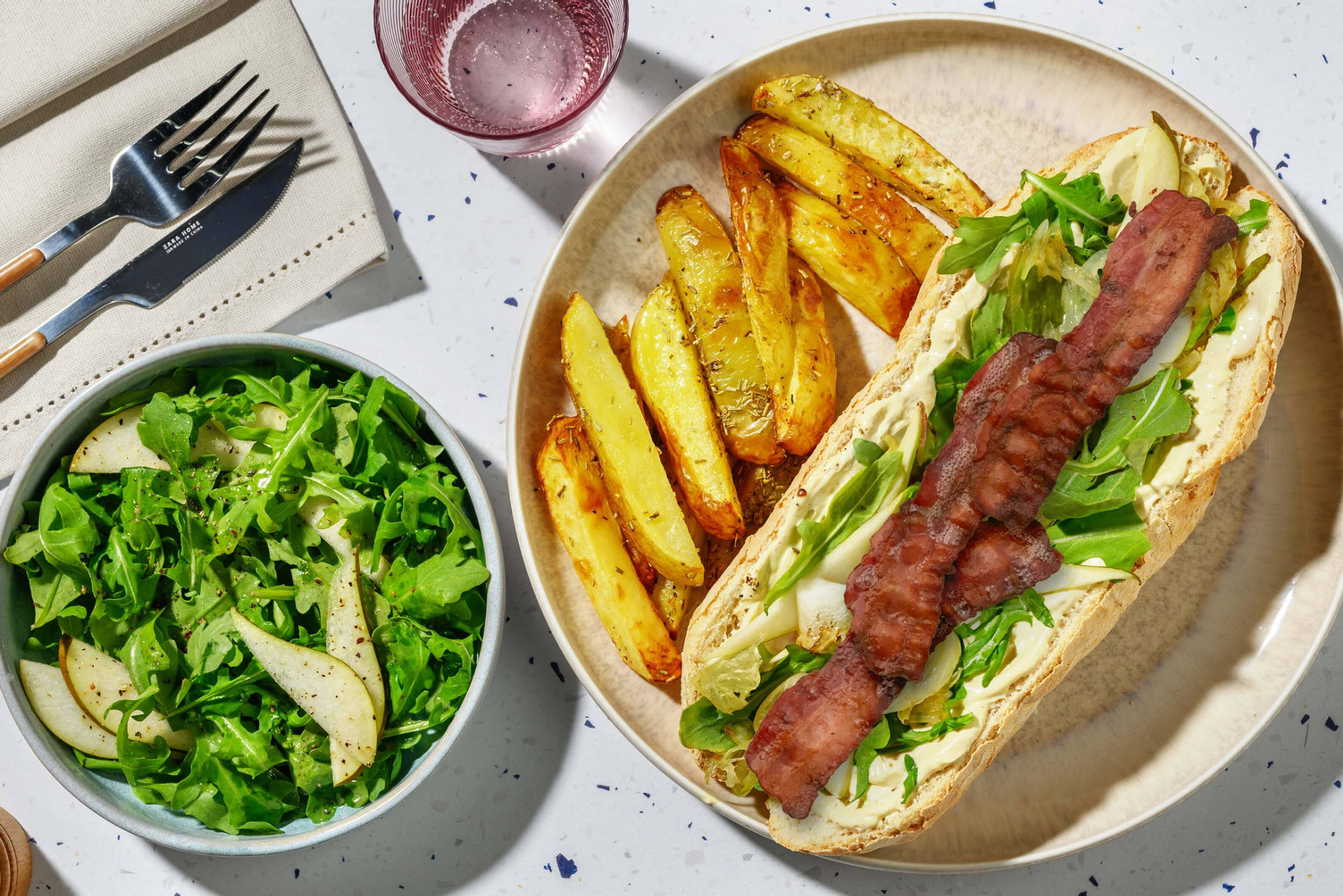 Franskinspirert baconbaguette