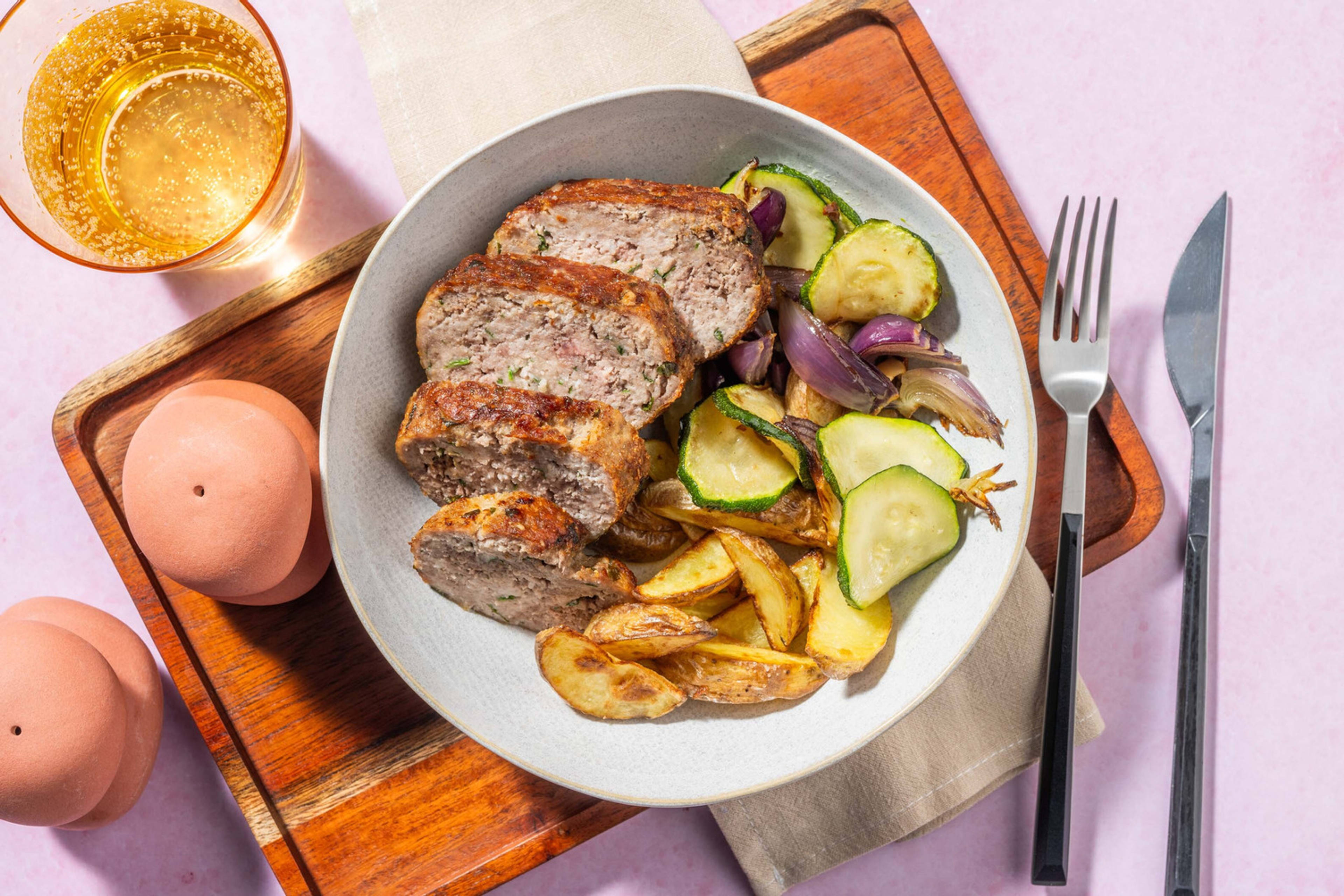 Polpettone rustico di carne e formaggio
