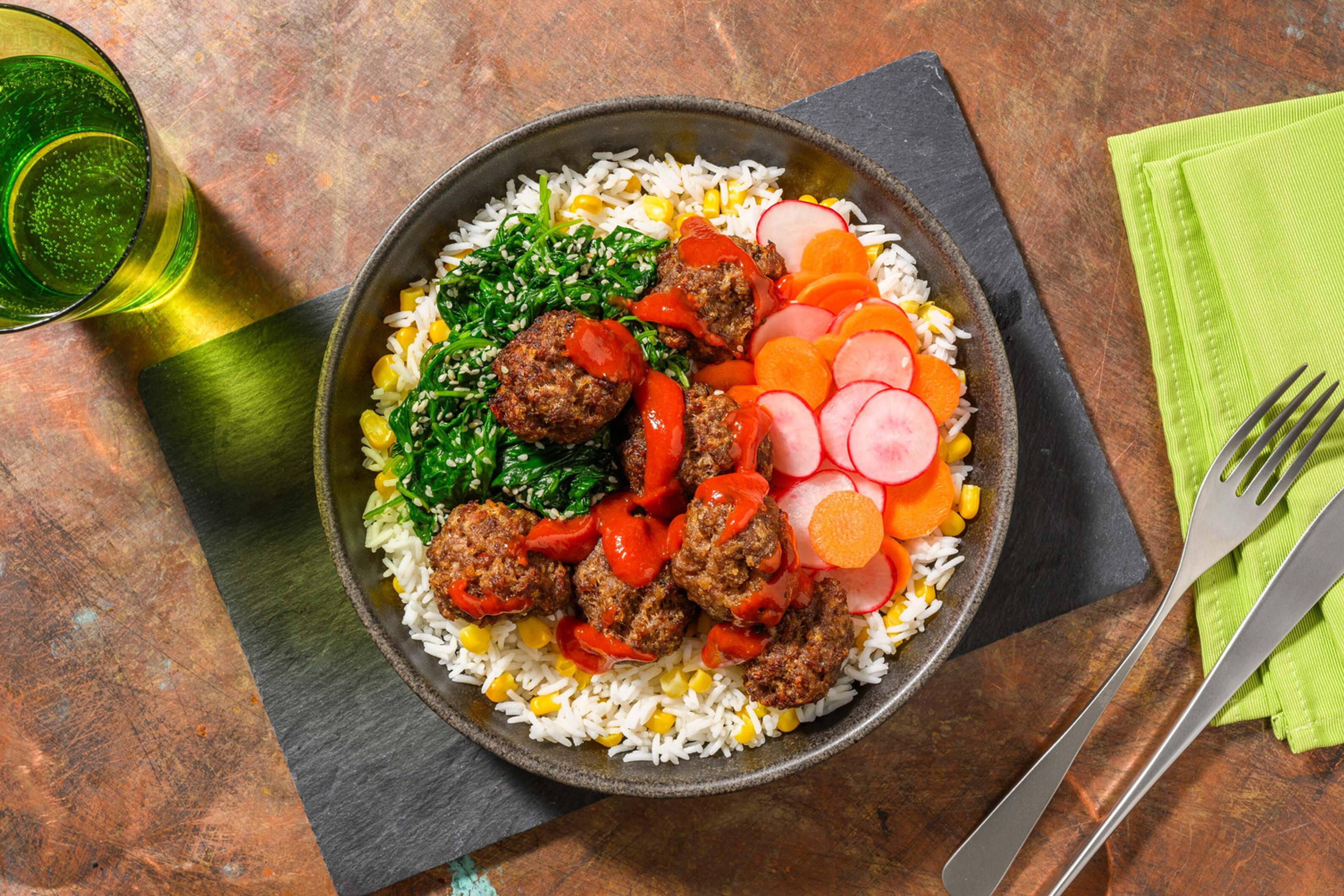 Bibimbap mit Rindshackfleisch-Hacktätschli
