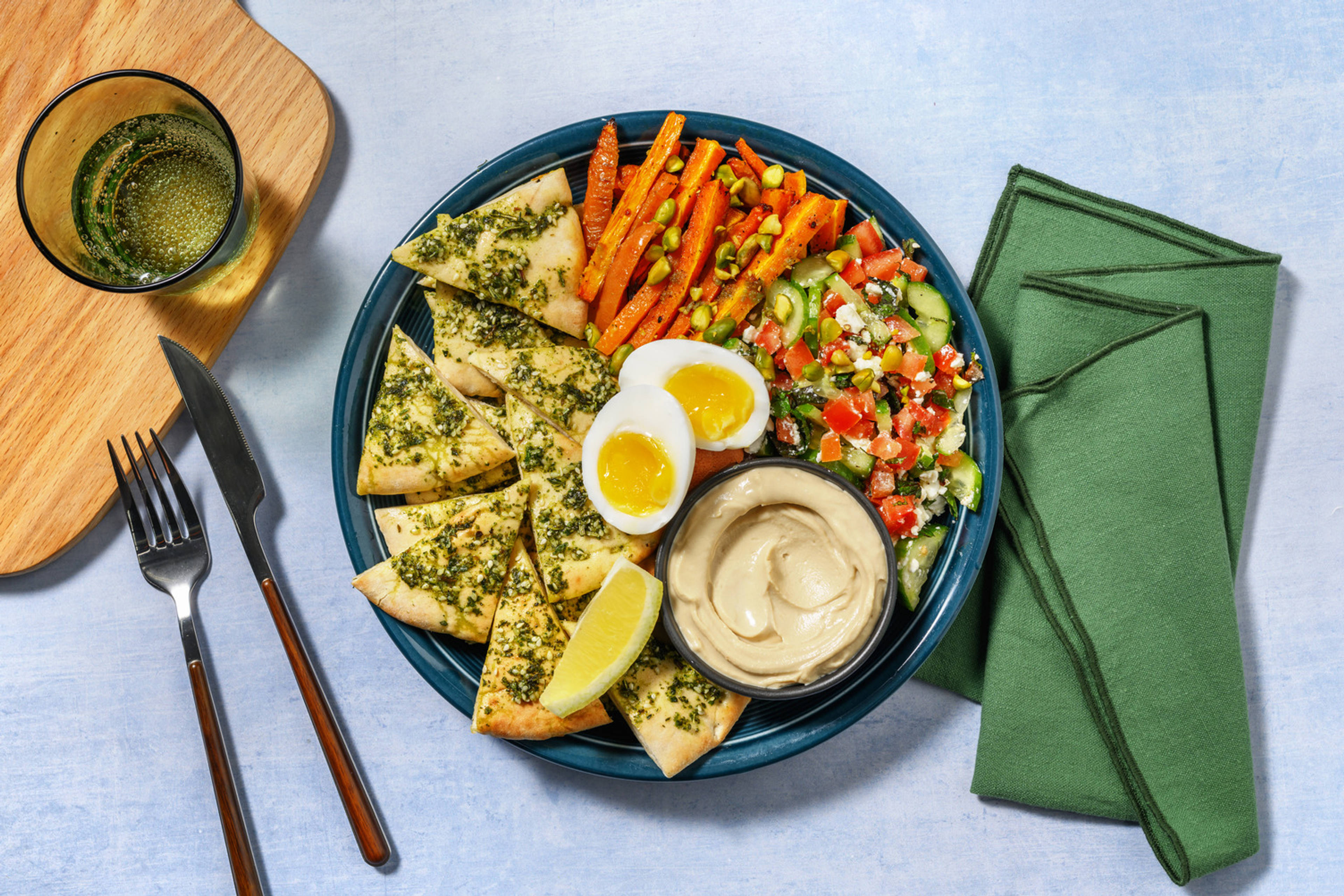Man'ouché libanais, zaatar & houmous