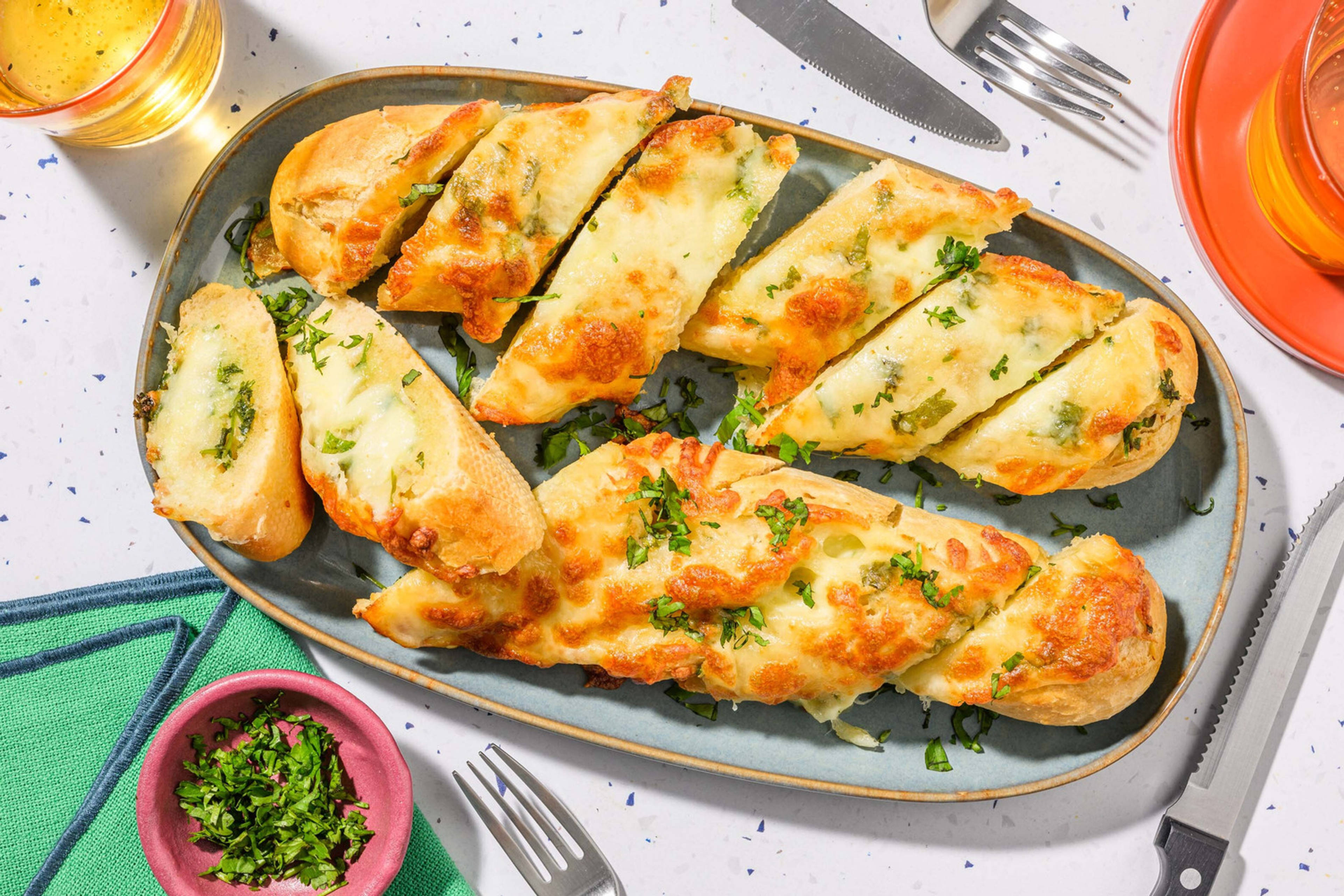 Mozzarella-knoflookbrood als extra