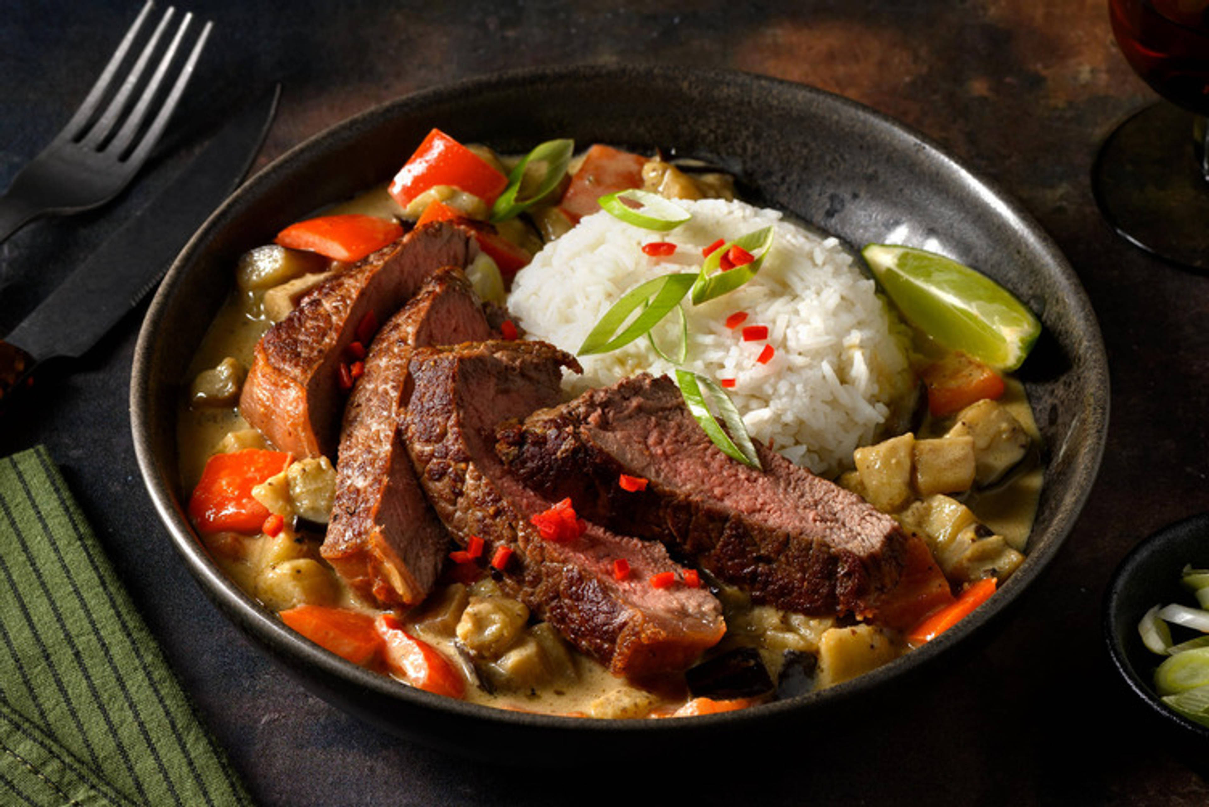 Thailandsk grøn karry og rumpsteak