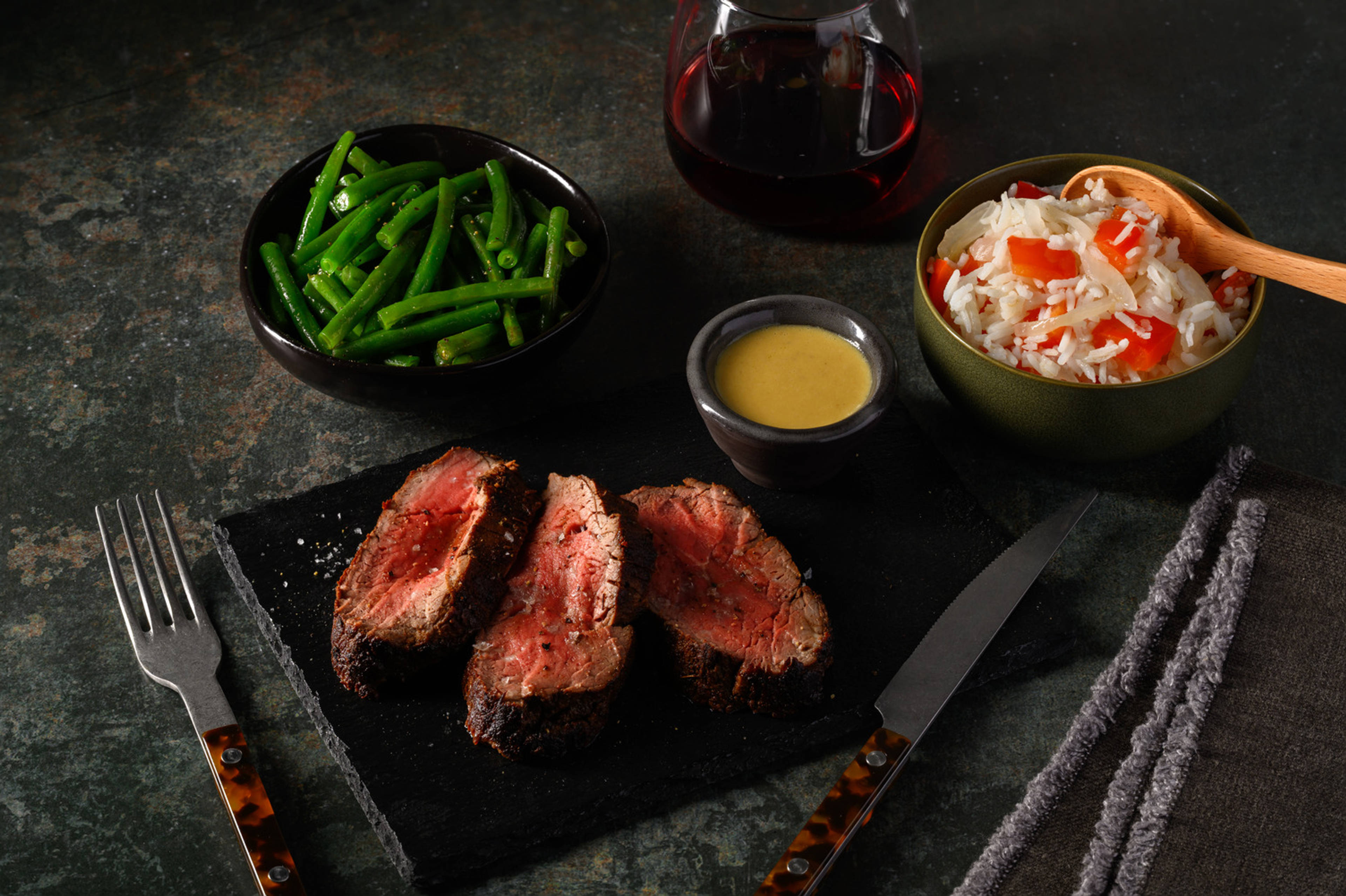 Striploin-Steak mit Cajun-Senf-Butter