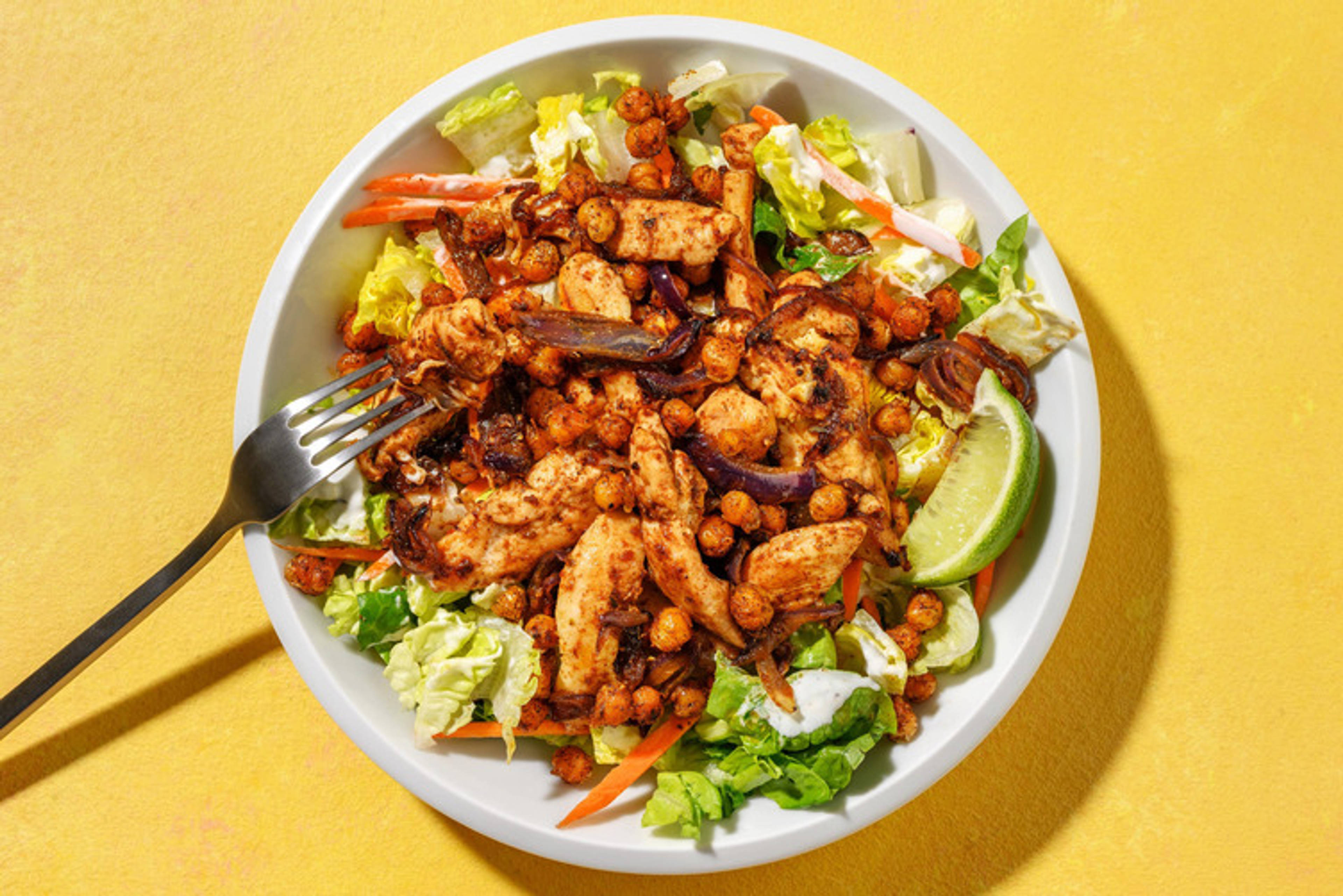 Rask salat med cajunkrydret kylling