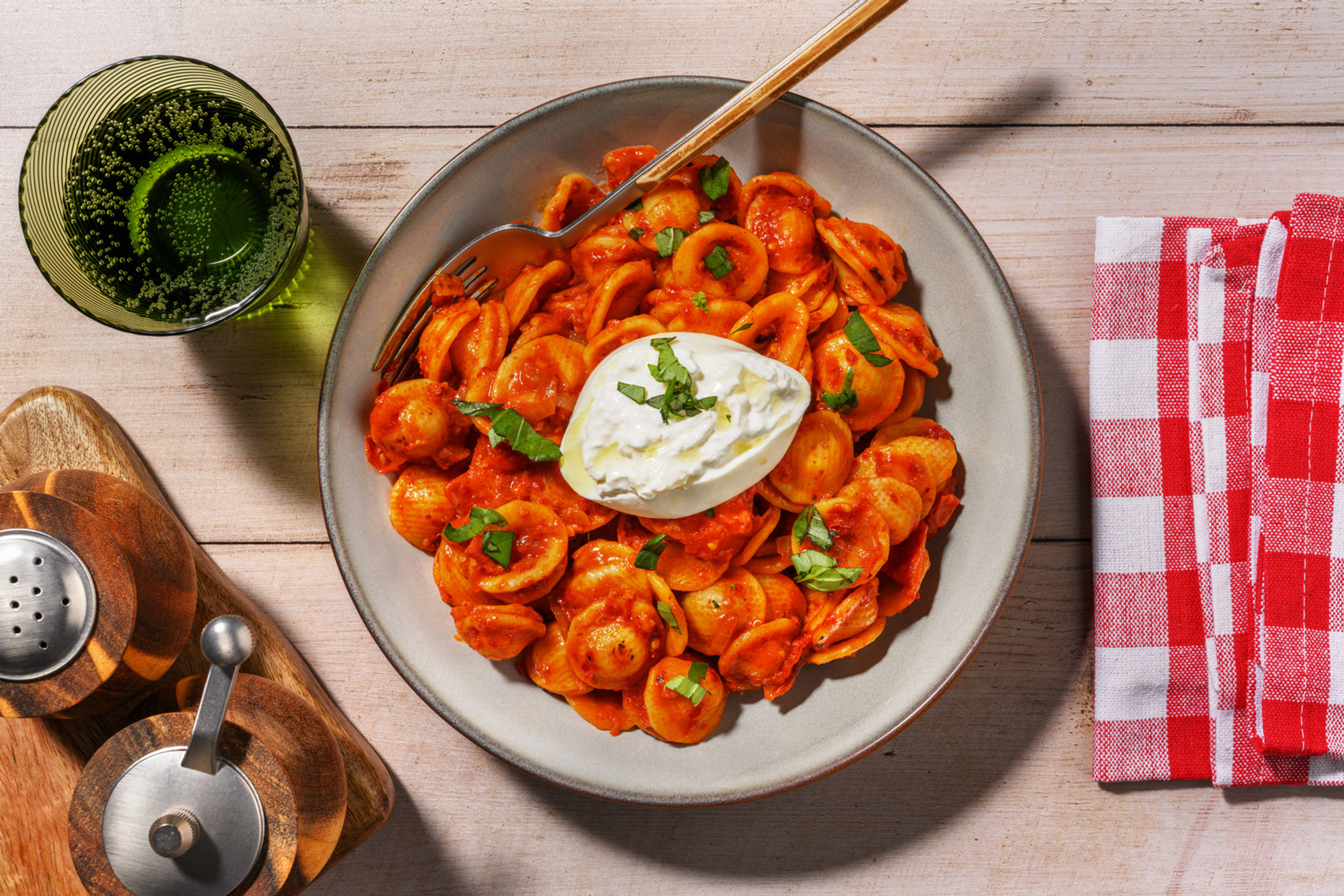 Orecchiette alla 'nduja piccante e burrata soffice