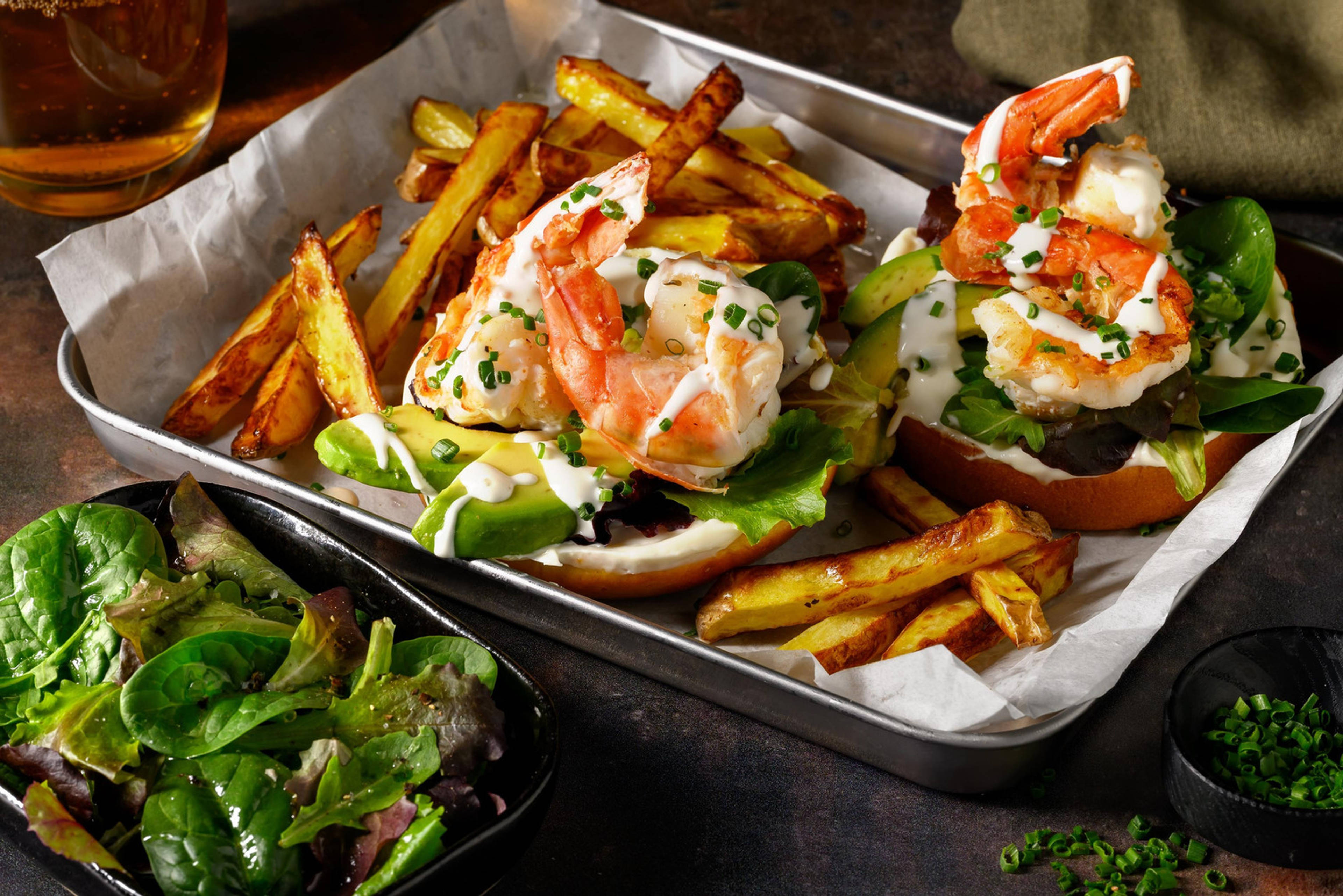 Burger ai gamberoni stile 'lobster roll'