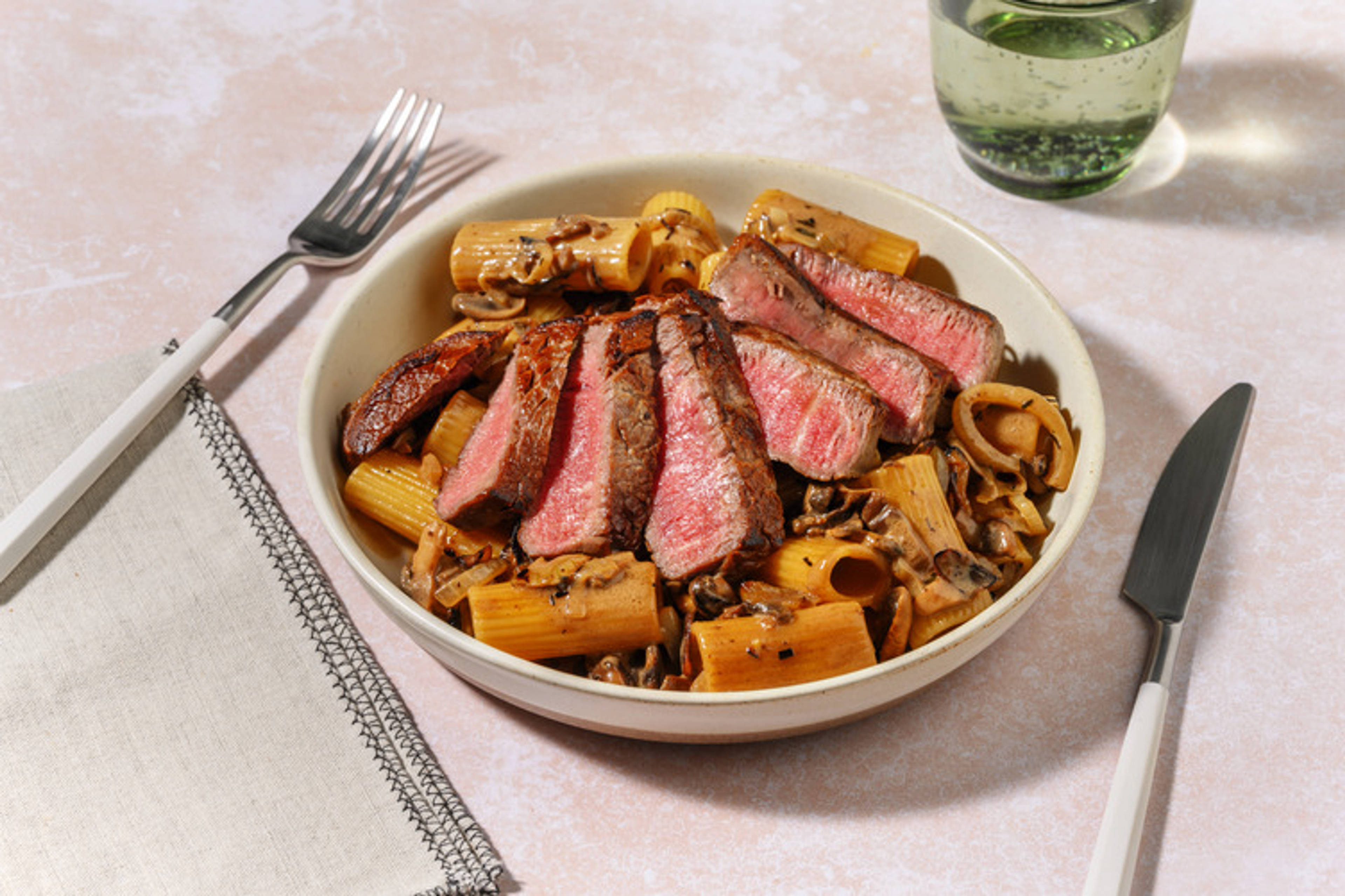 Tagliata de bœuf à l'italienne & rigatoni