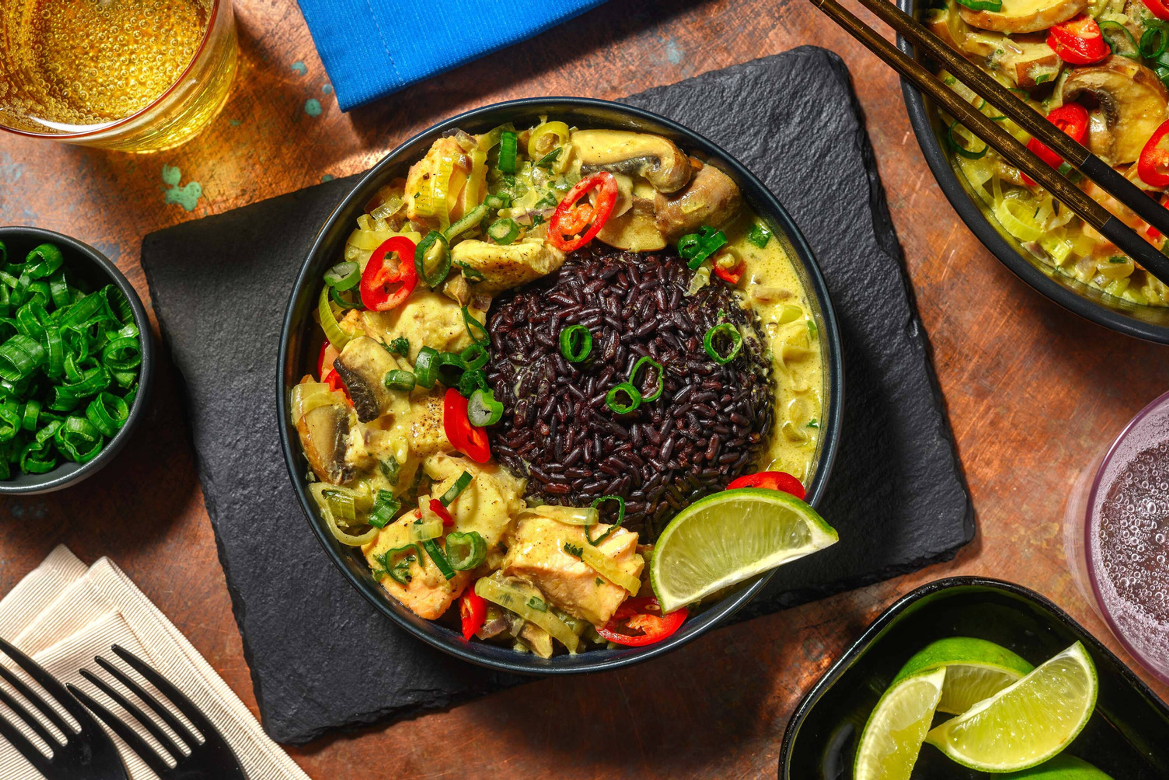 Curry de poisson à la thaïlandaise et riz noir