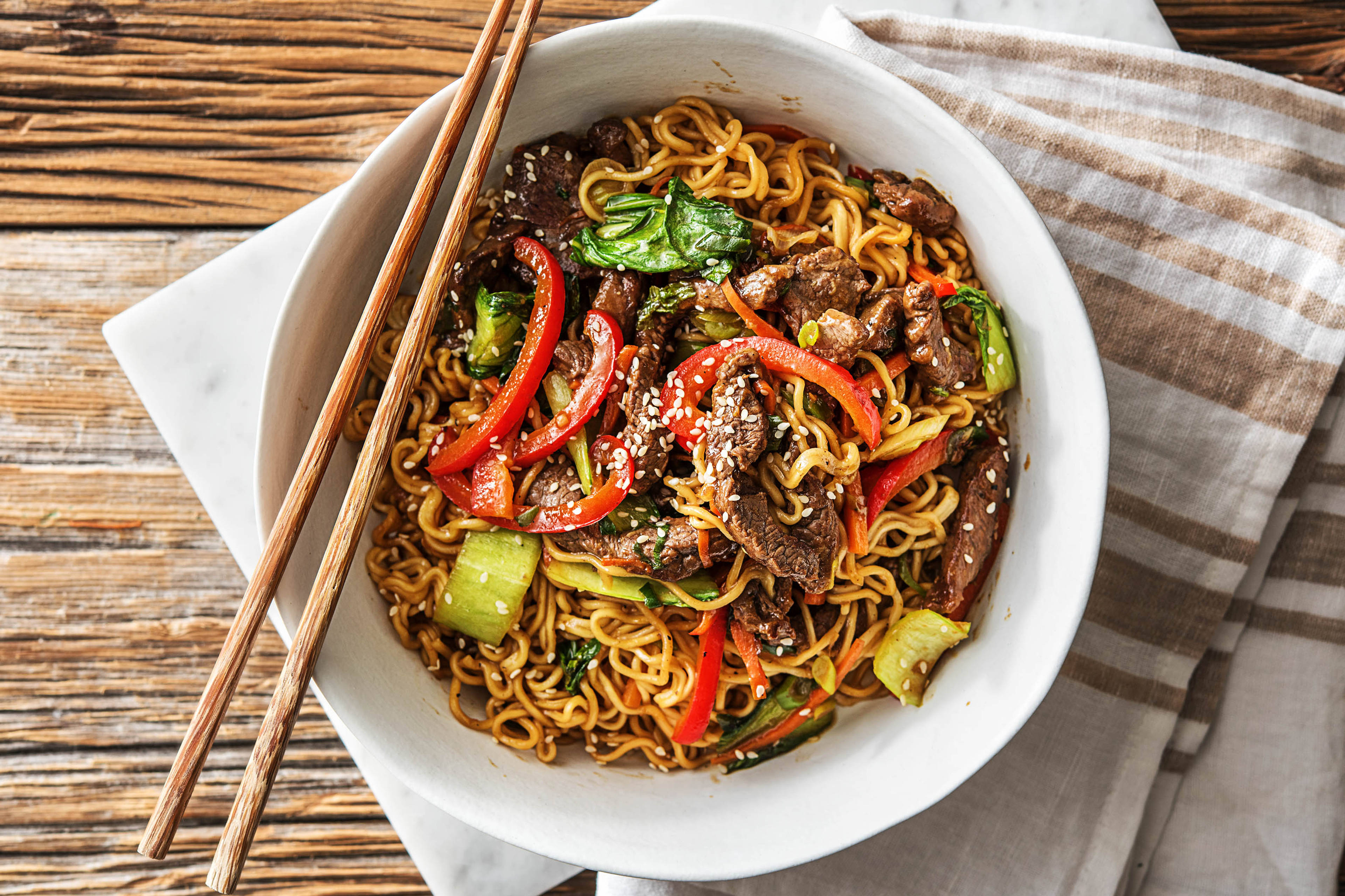 Asiatische Mie-Nudel-Bratpfanne