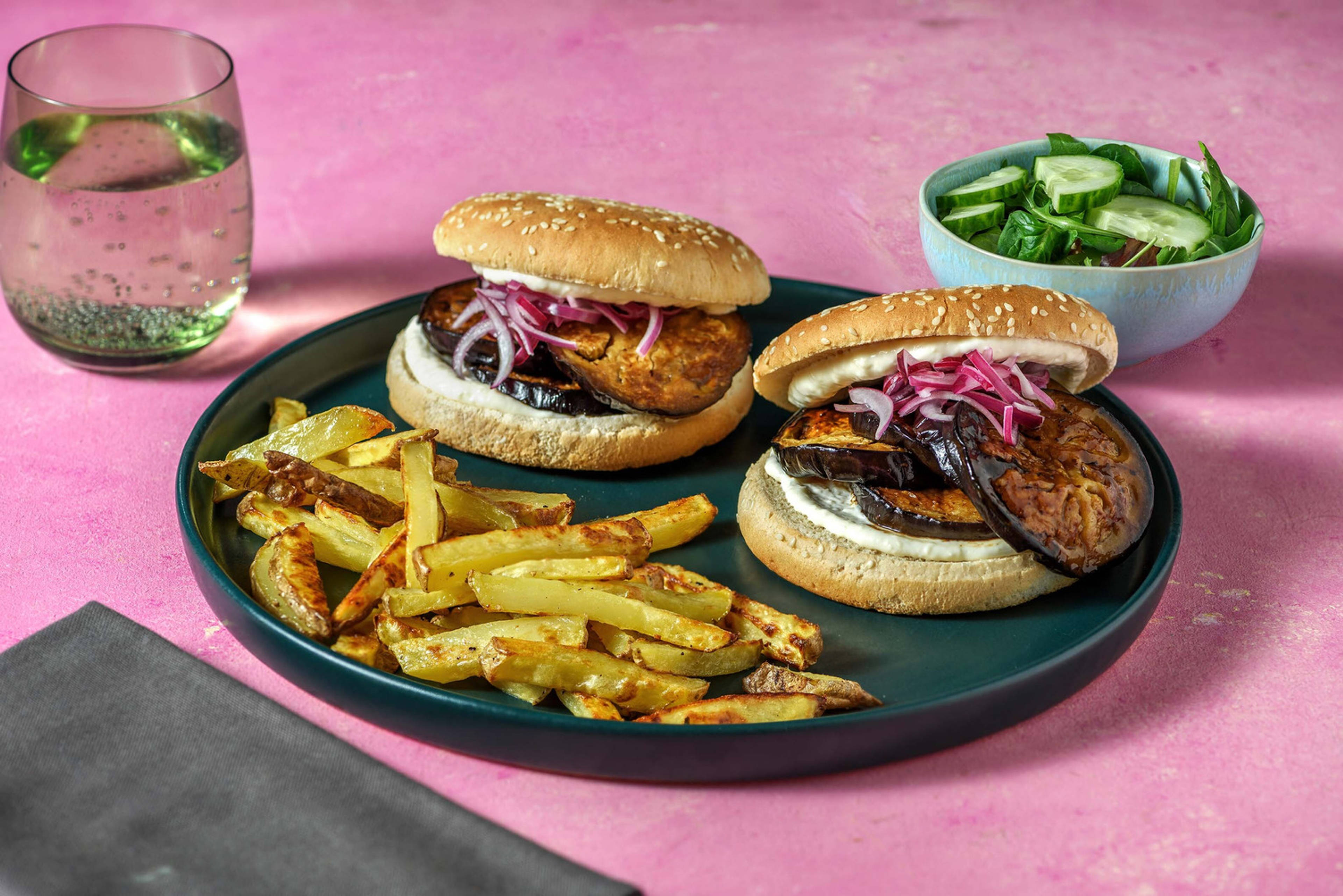 Aubergines en sauce hoisin sur pain burger & frites