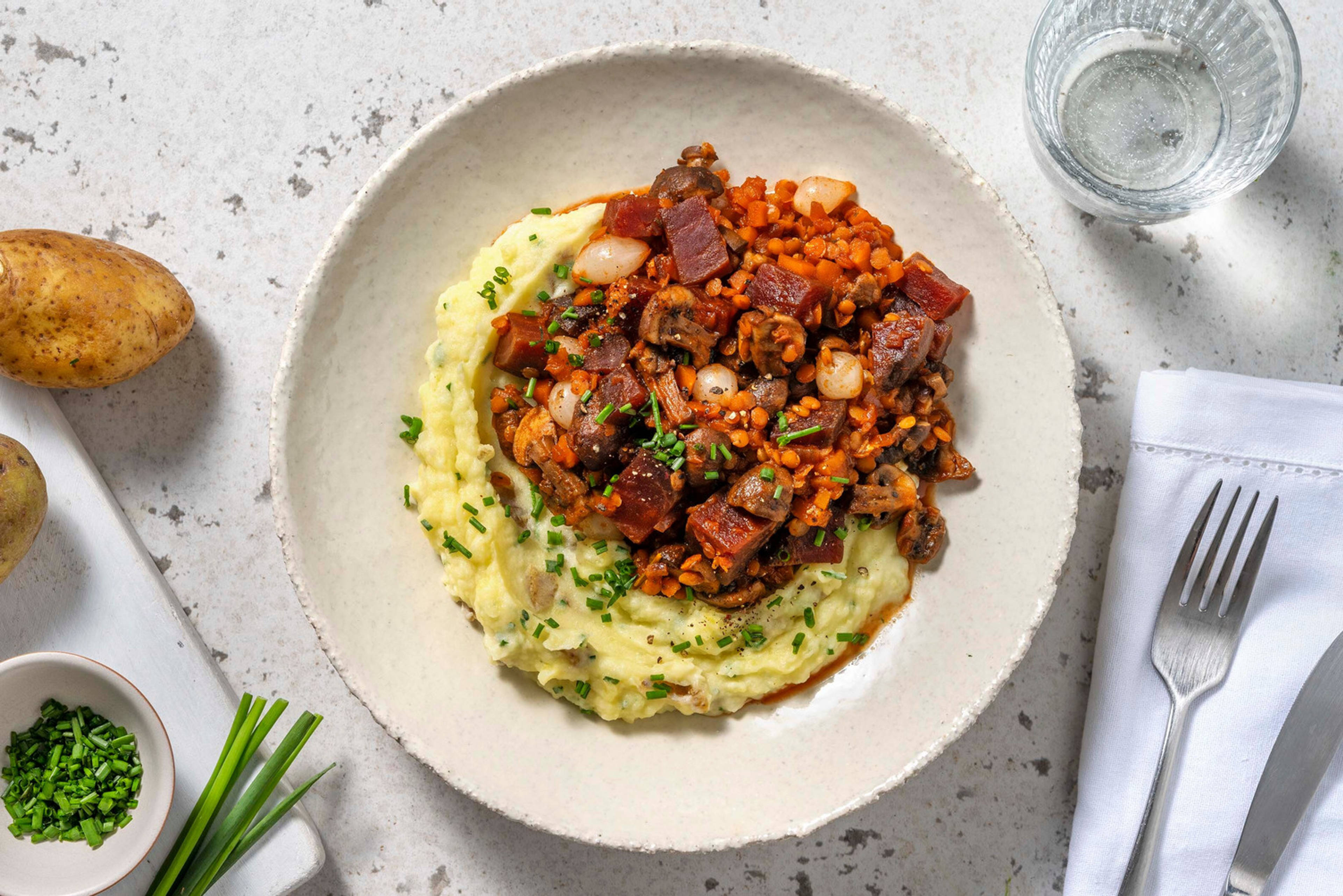 Biet bourguignon met linzen en zilveruitjes