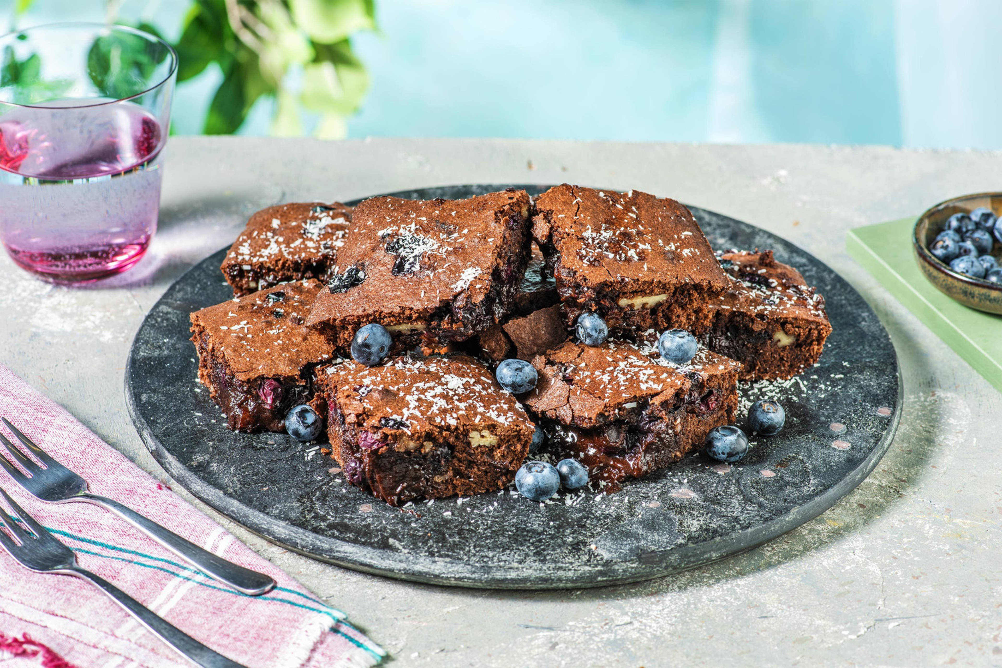 Brownie aux myrtilles, noix de pécan et noix de coco