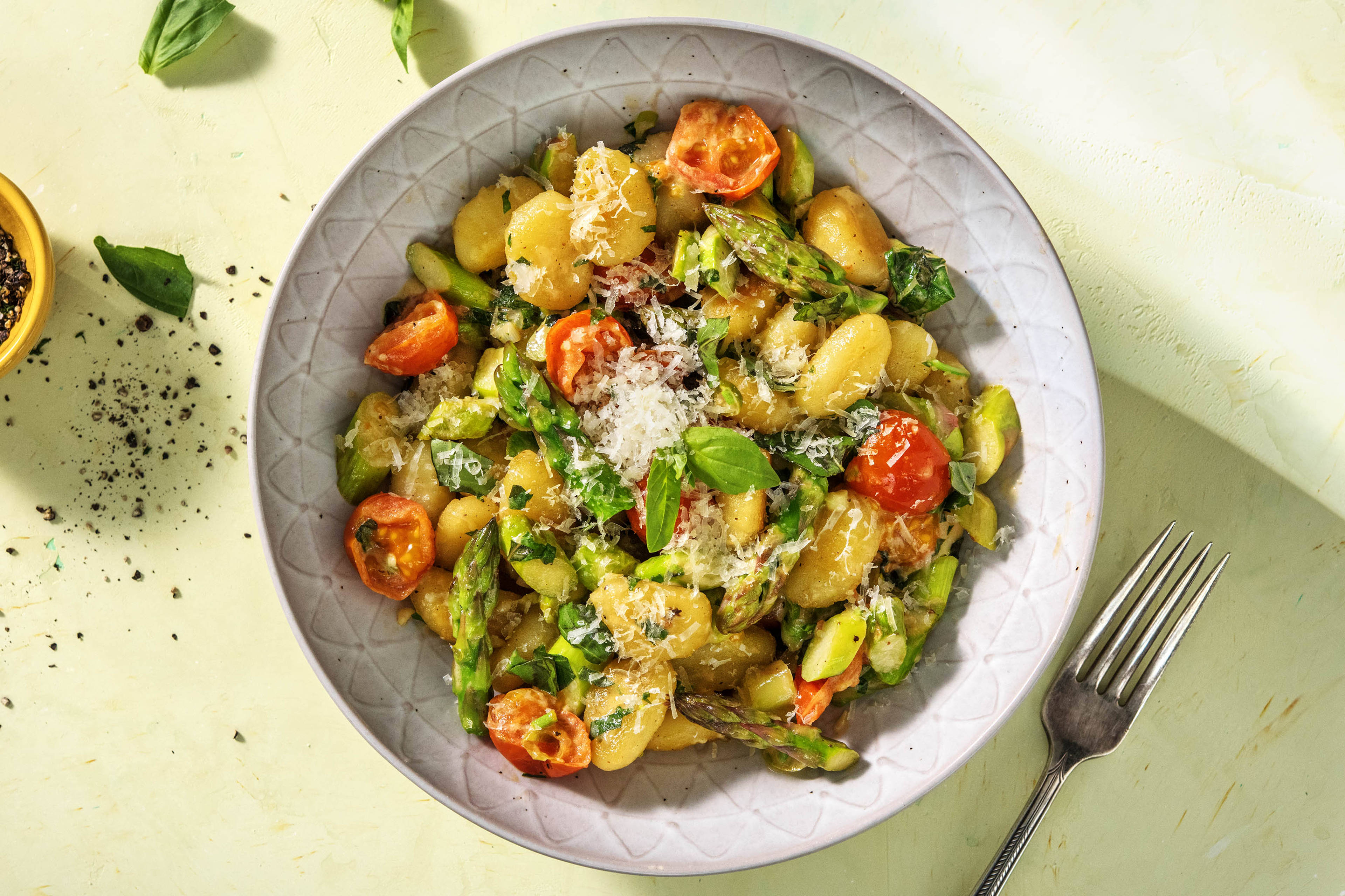 Gnocchi-Pfanne mit grünem Spargel