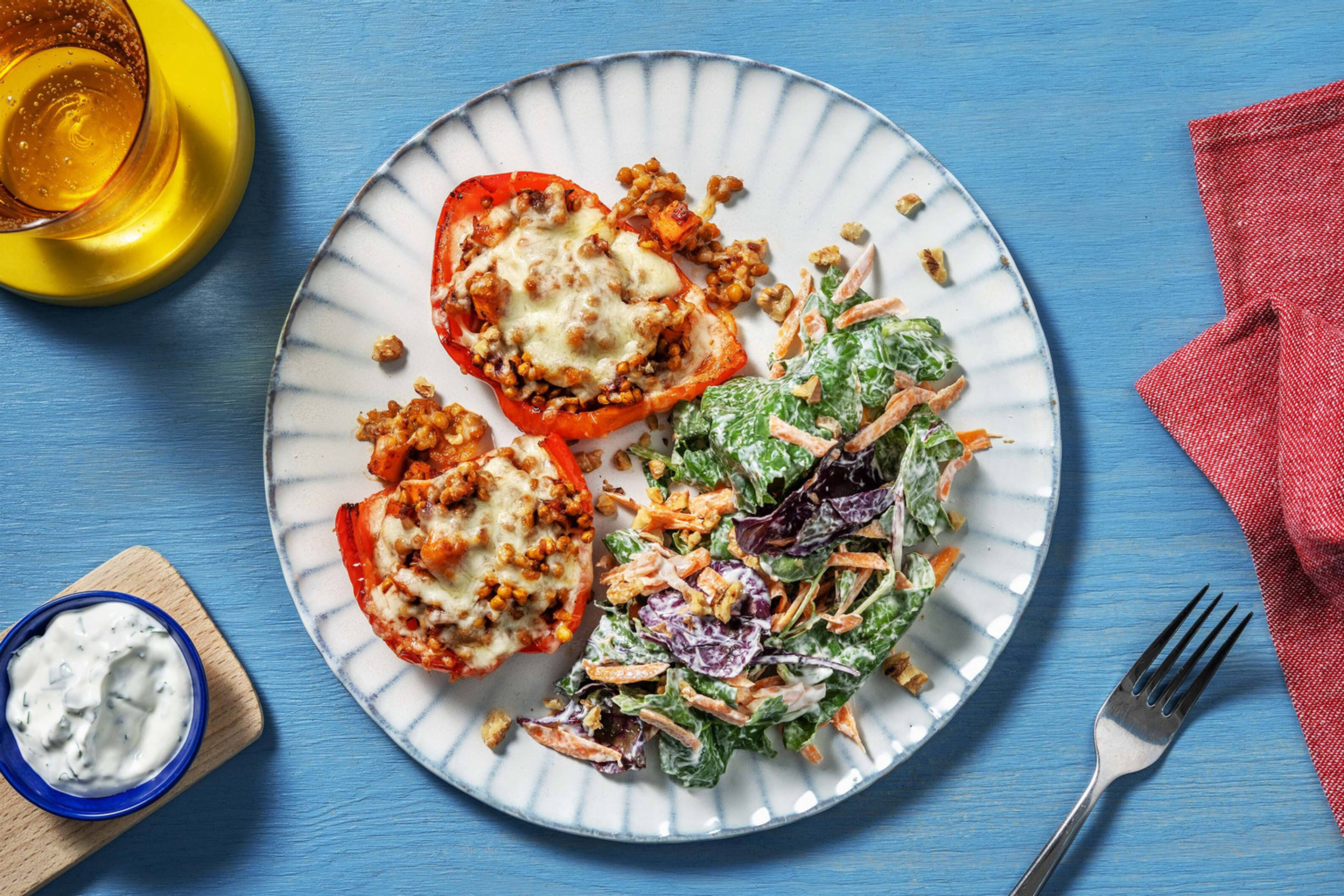 Gratinierte Peperoni mit Linsen-Gouda-Füllung