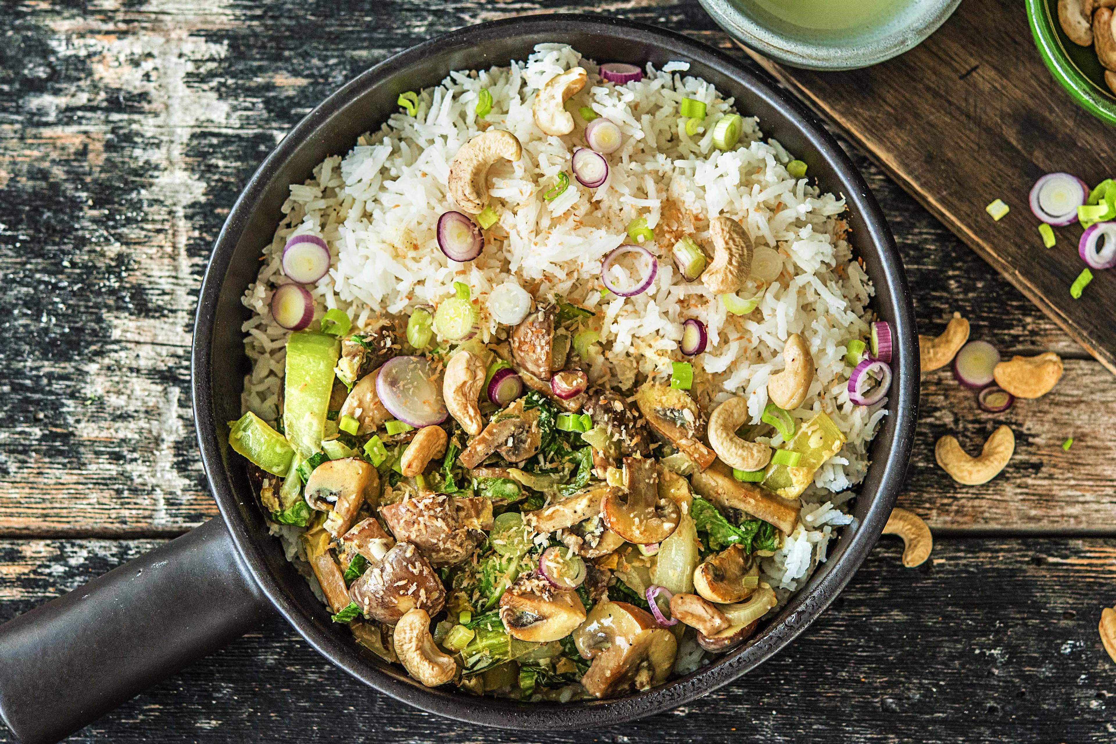 Curry à la noix de coco, champignons blonds et pak-choï