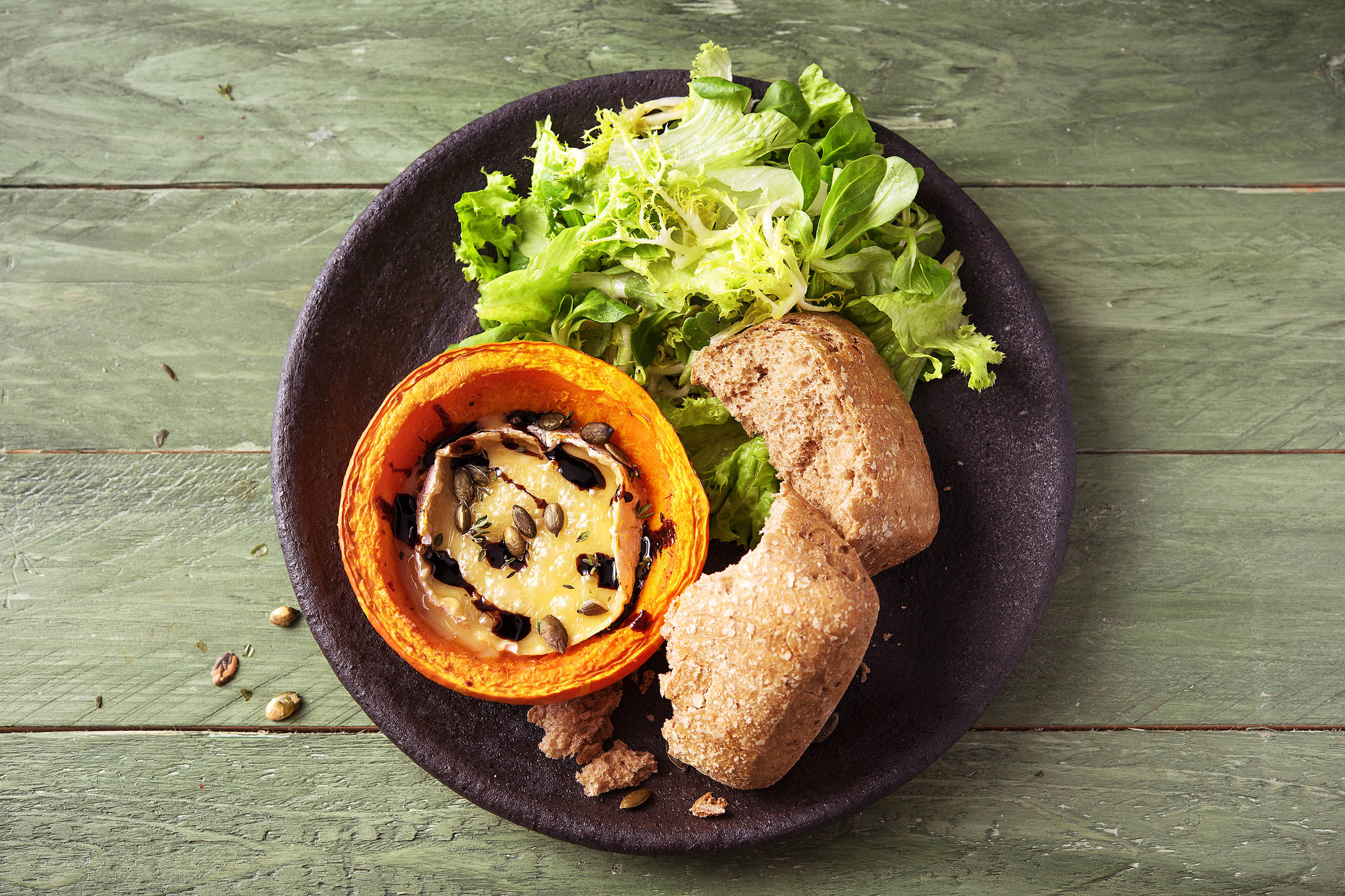 Kürbis mit Camembert aus dem Backofen