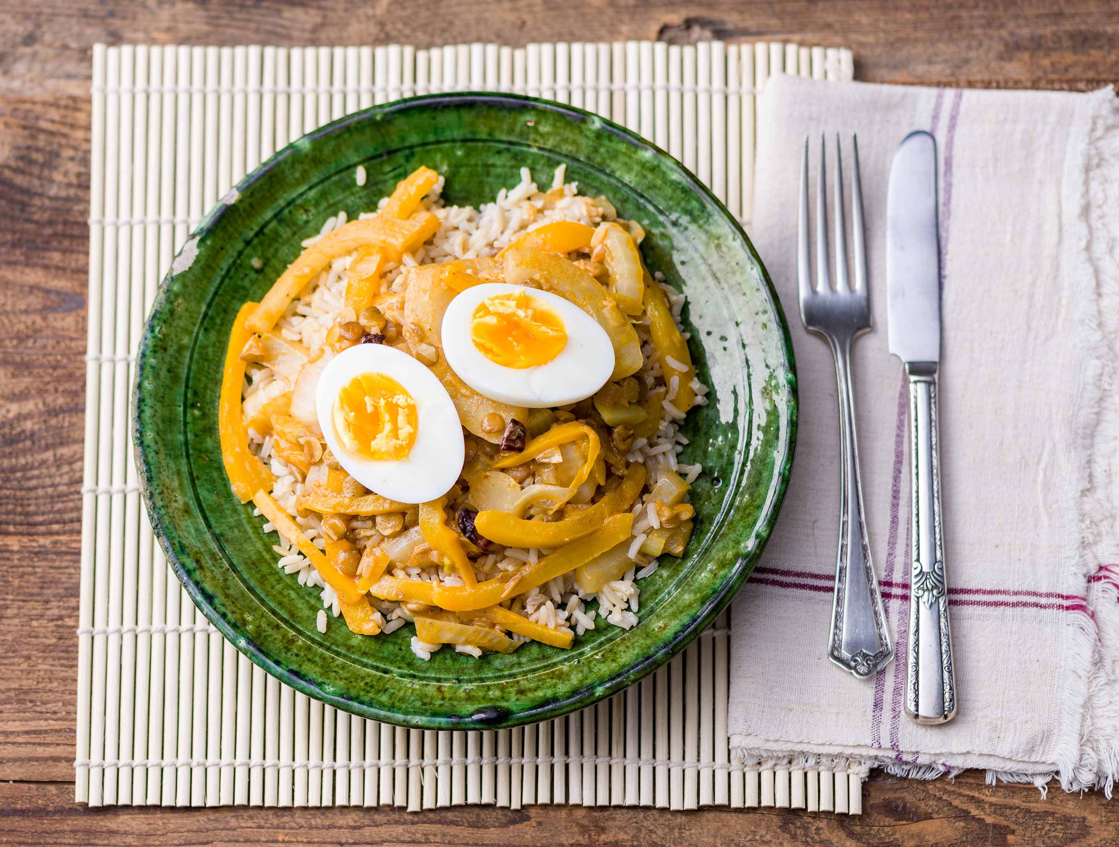 Linzencurry met venkel en ei