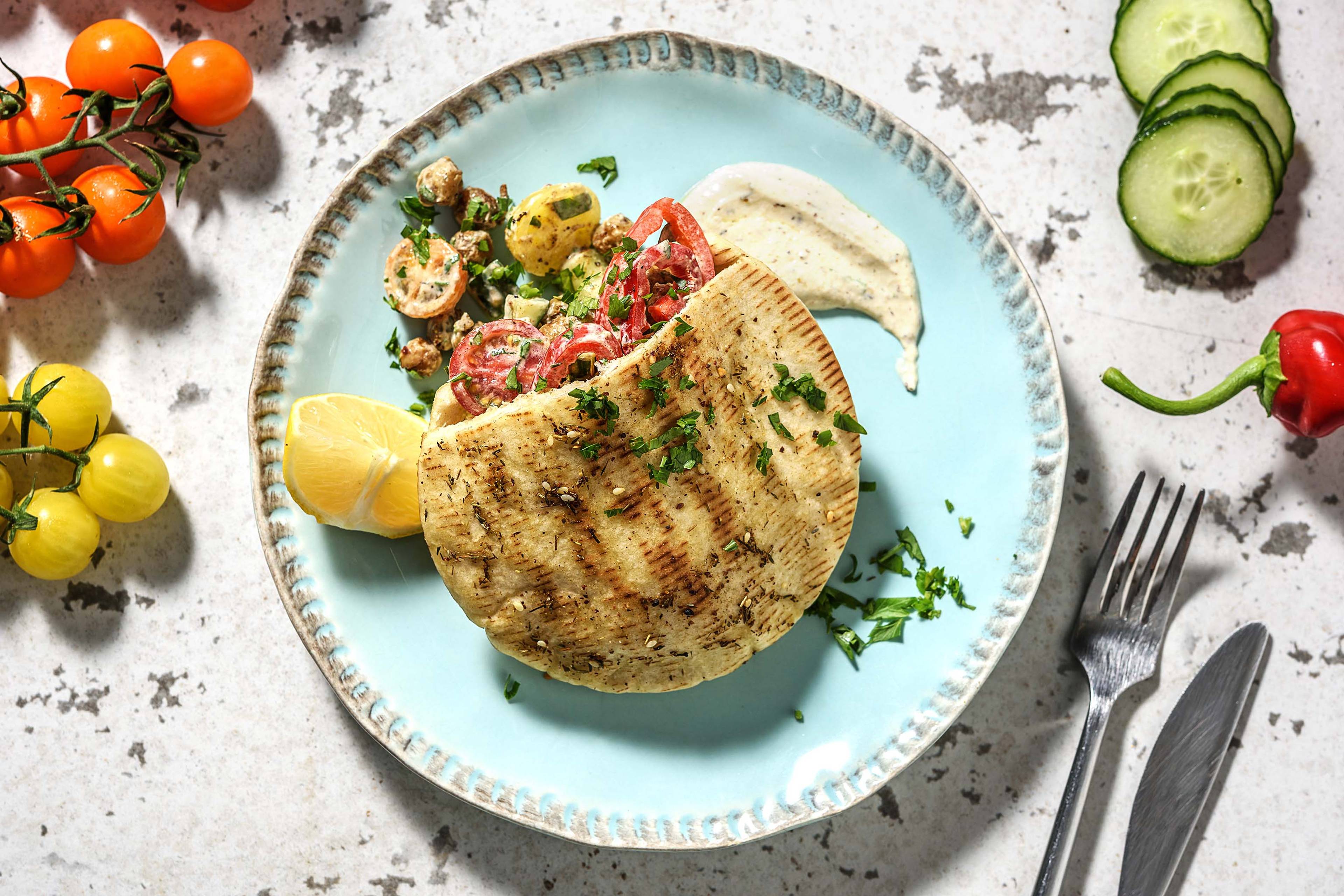 Pita et salade de pois chiches à la méditerranéenne