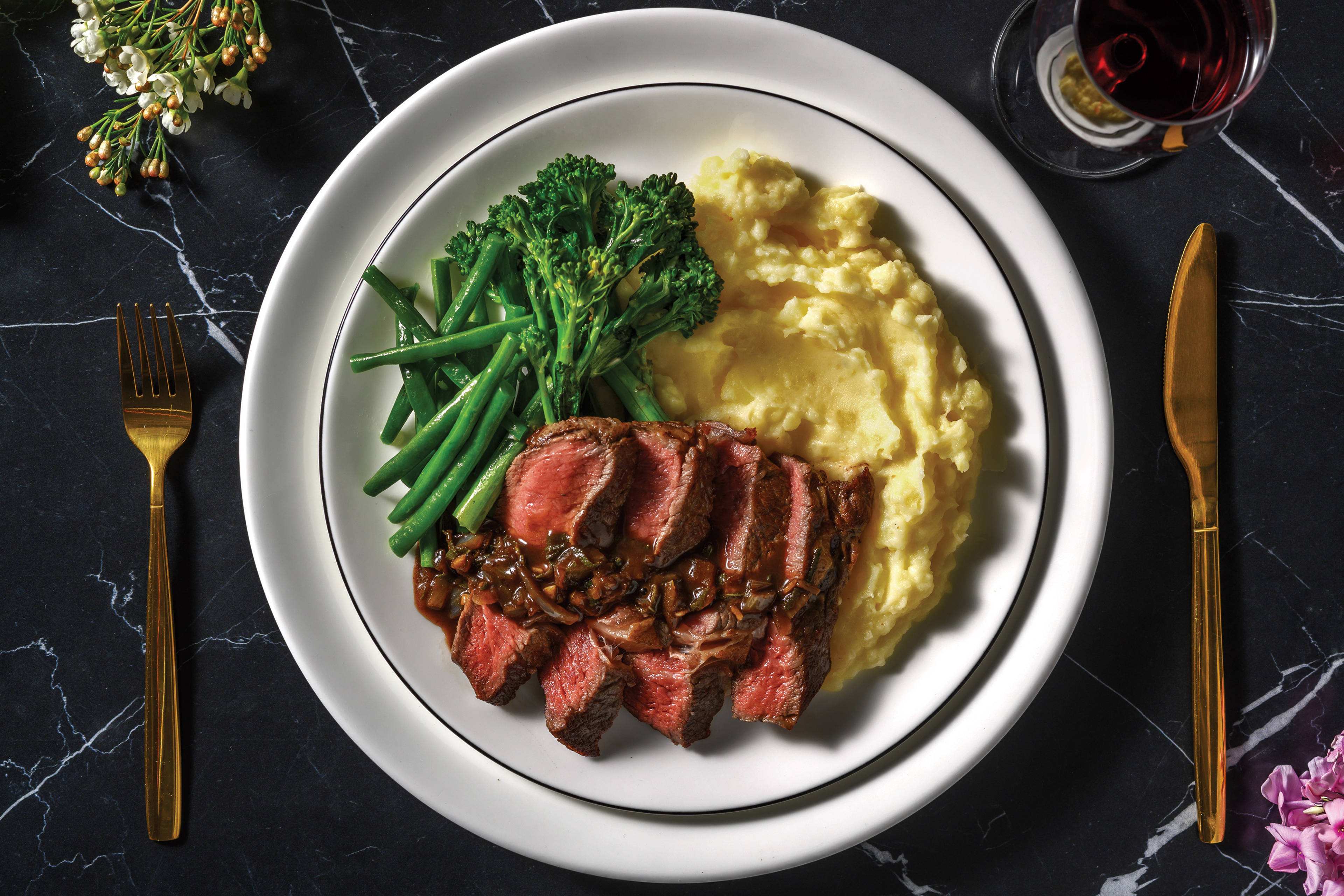 Premium Fillet Steak & Onion-Parsley Sauce for Dinner