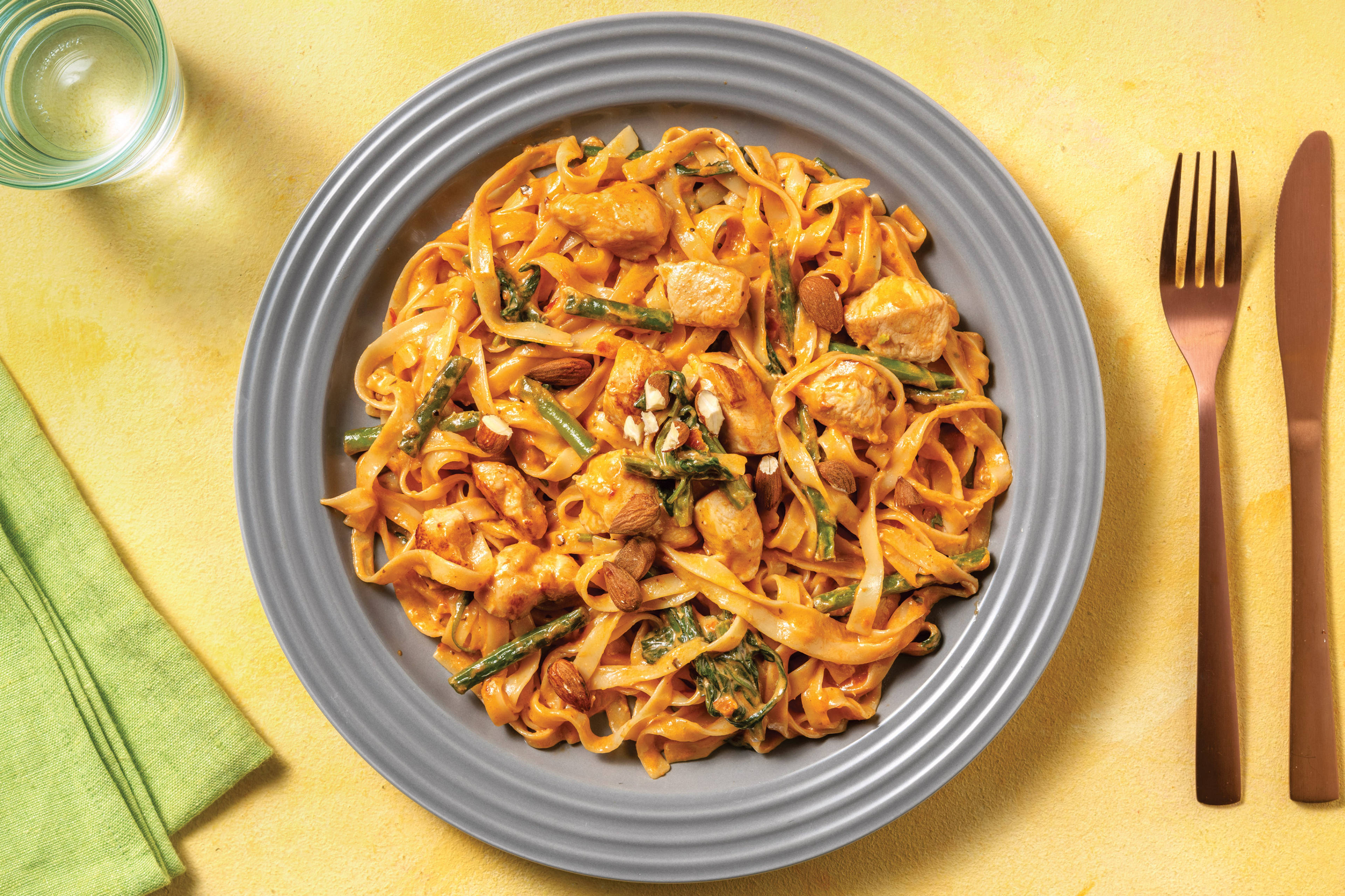 Red Pesto Chicken Alfredo & Fresh Fettuccine with Green Beans