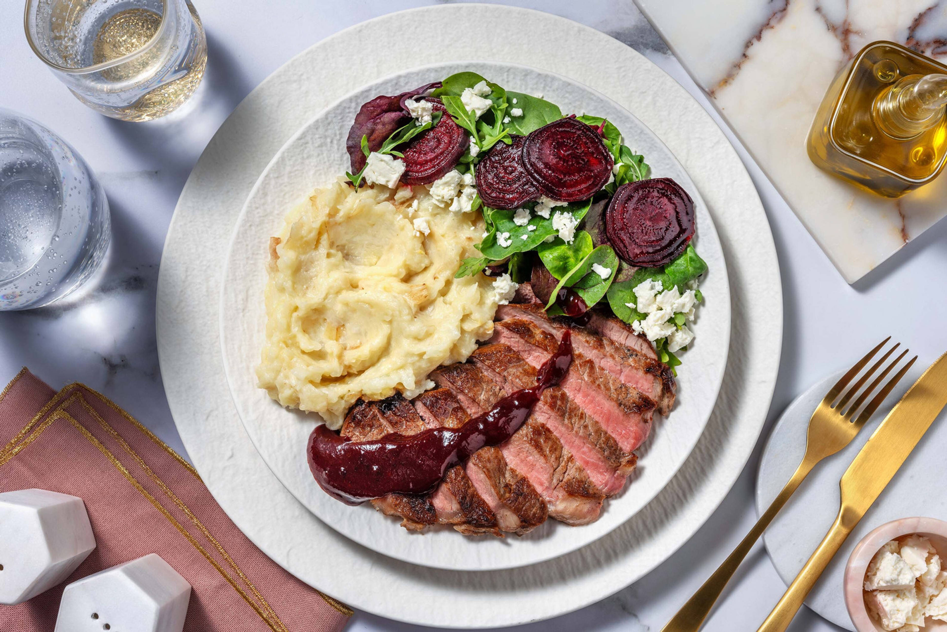 Rinderhüftsteak in Zwiebel-Balsamico-Soße