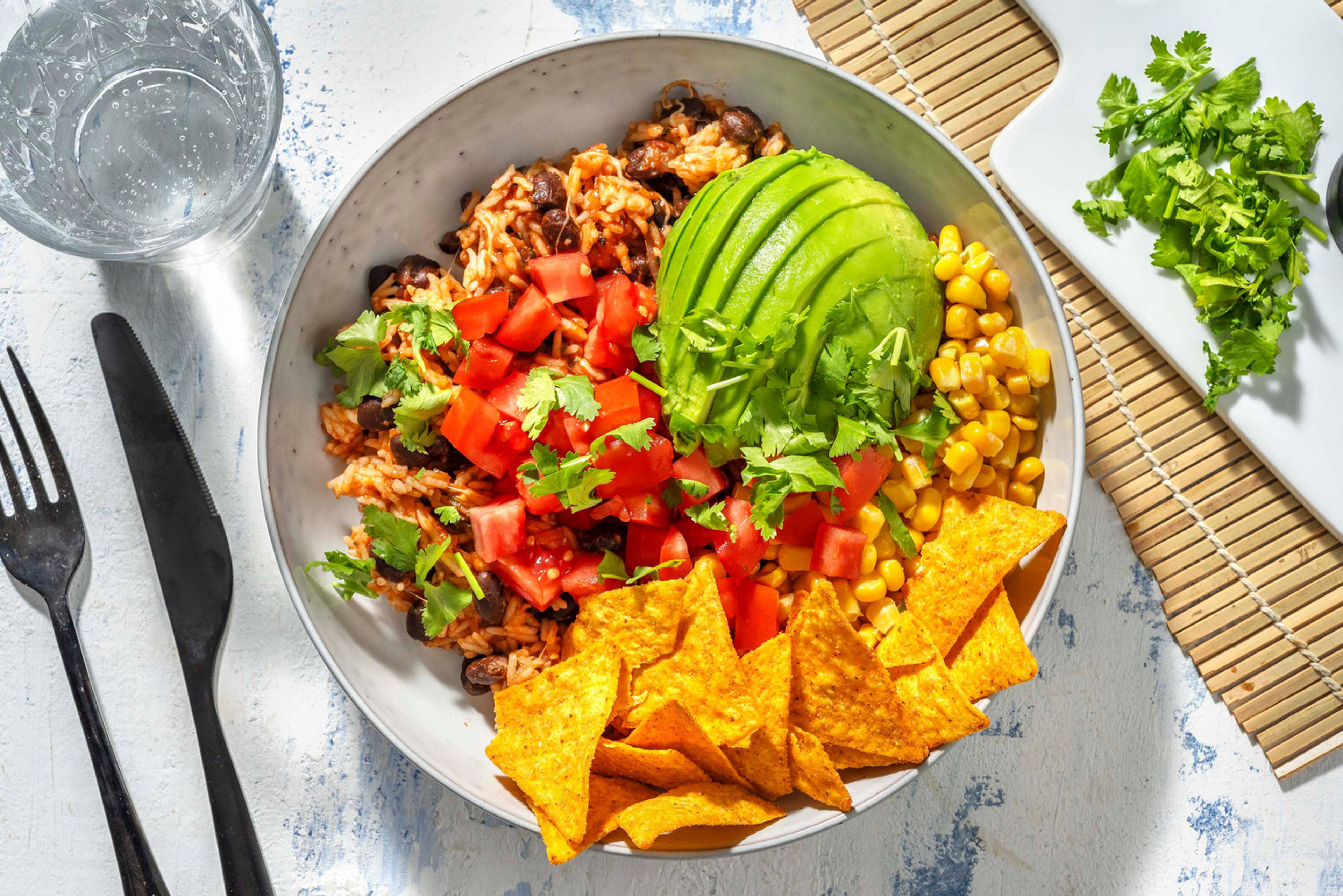 Riz à la tomate à la mexicaine et chips de tortillas