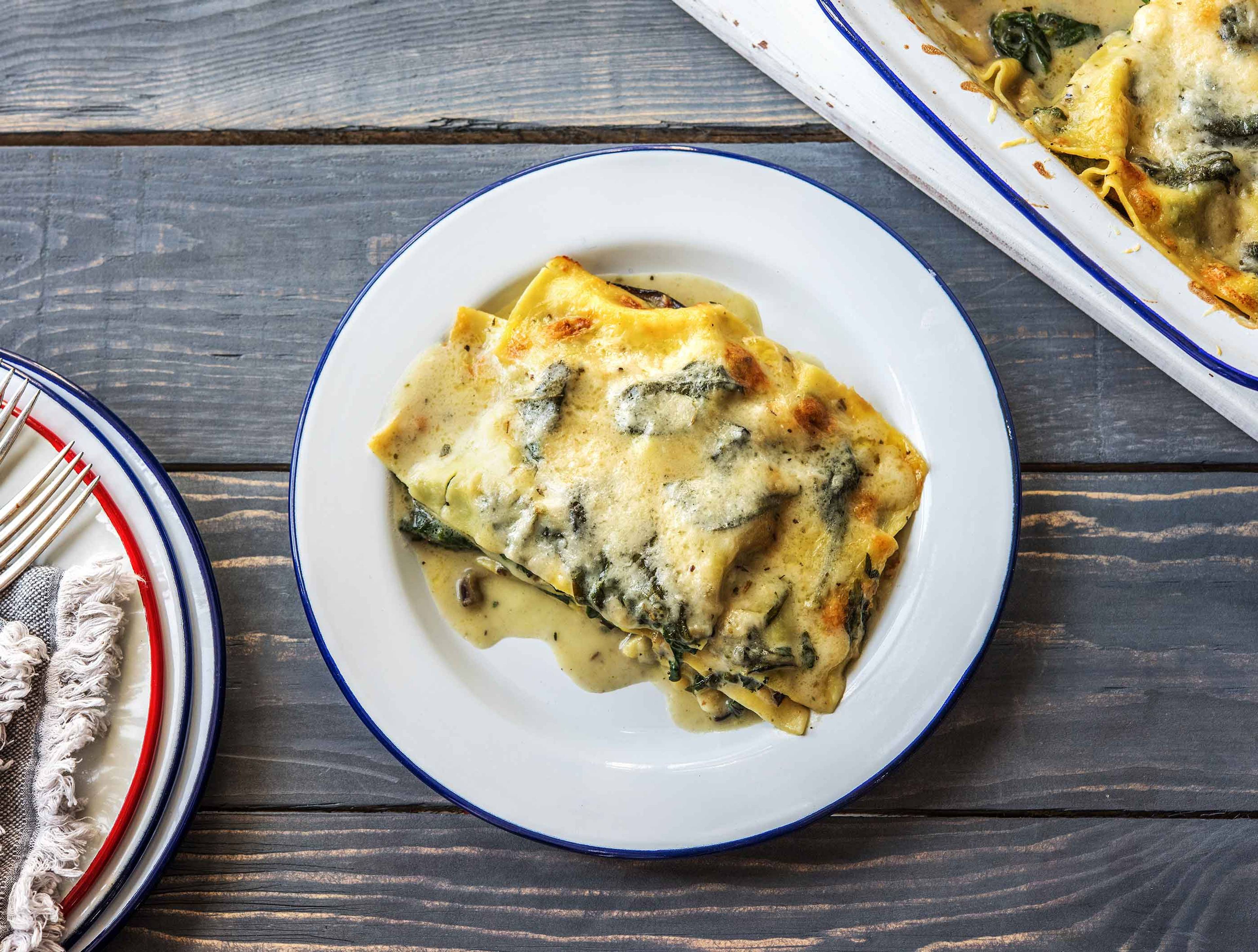 Romige groentelasagne met aubergine, spinazie en een zelfgemaakte roomsaus
