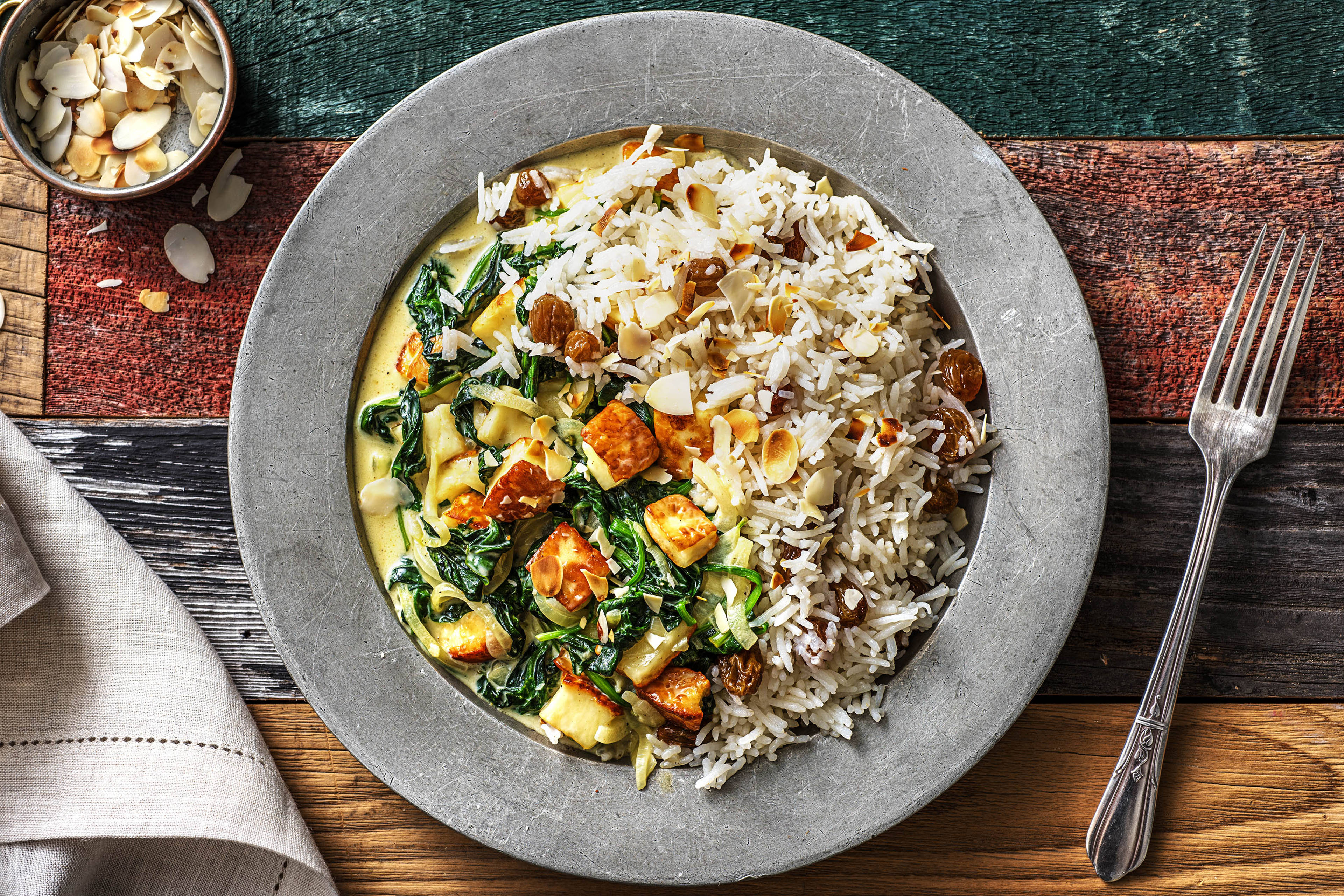 Saag Paneer! Indischer Paneer-Käse