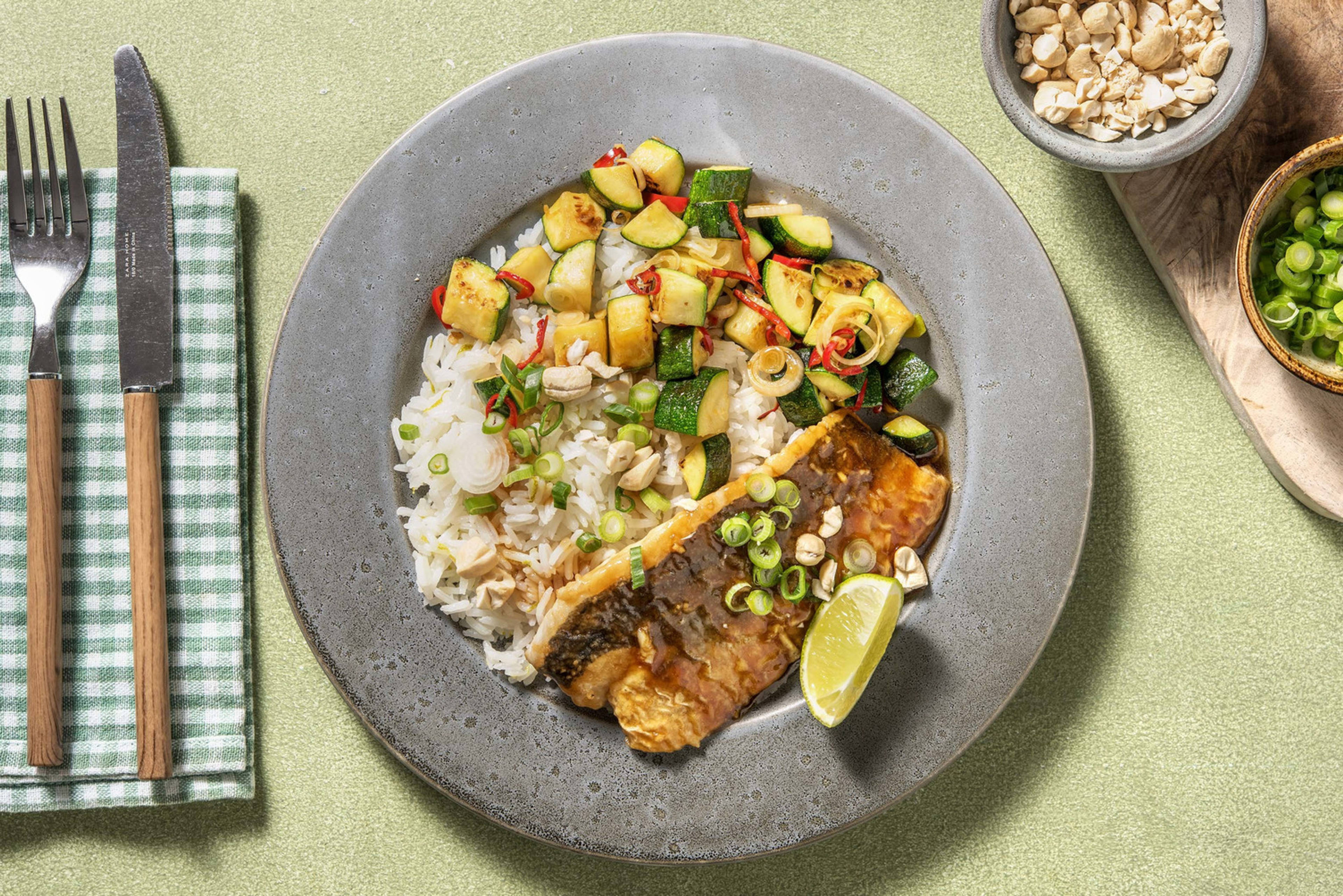 Seehecht in Teriyakisauce mit scharfer Zucchetti