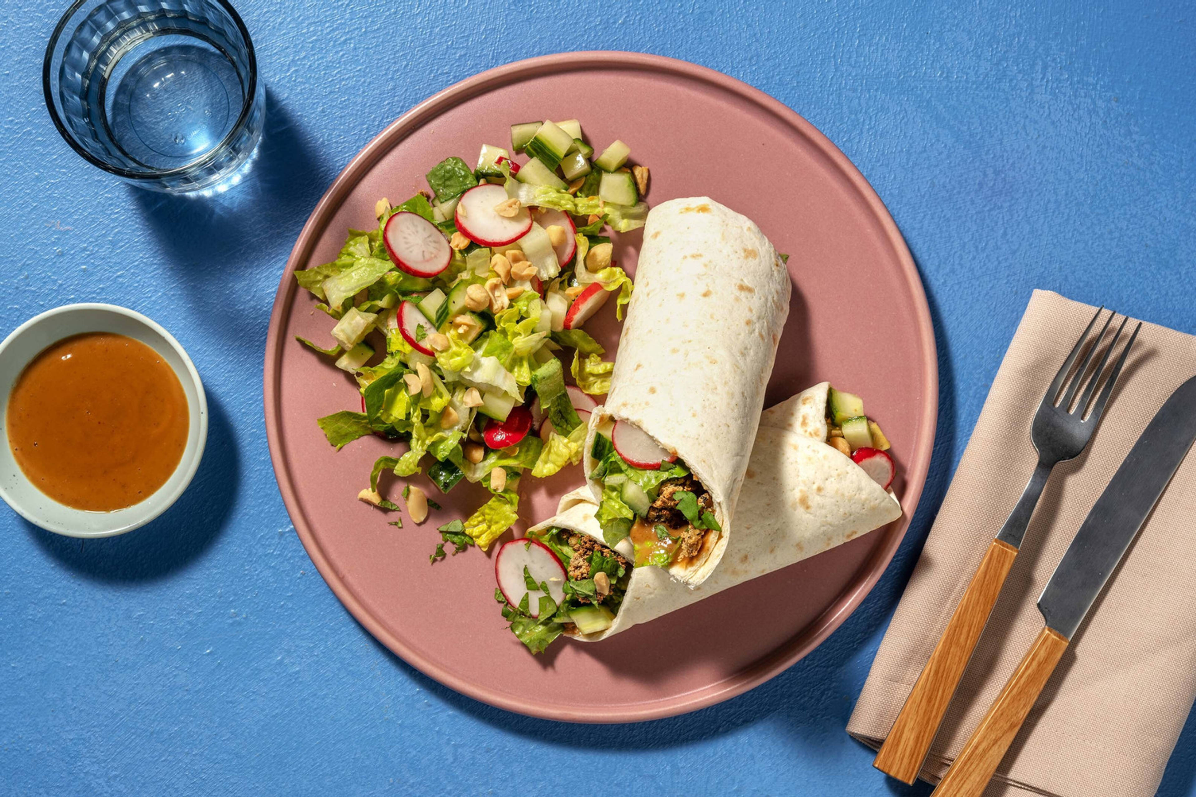 Thai Style Wraps mit Knuspertofu & Erdnusssauce
