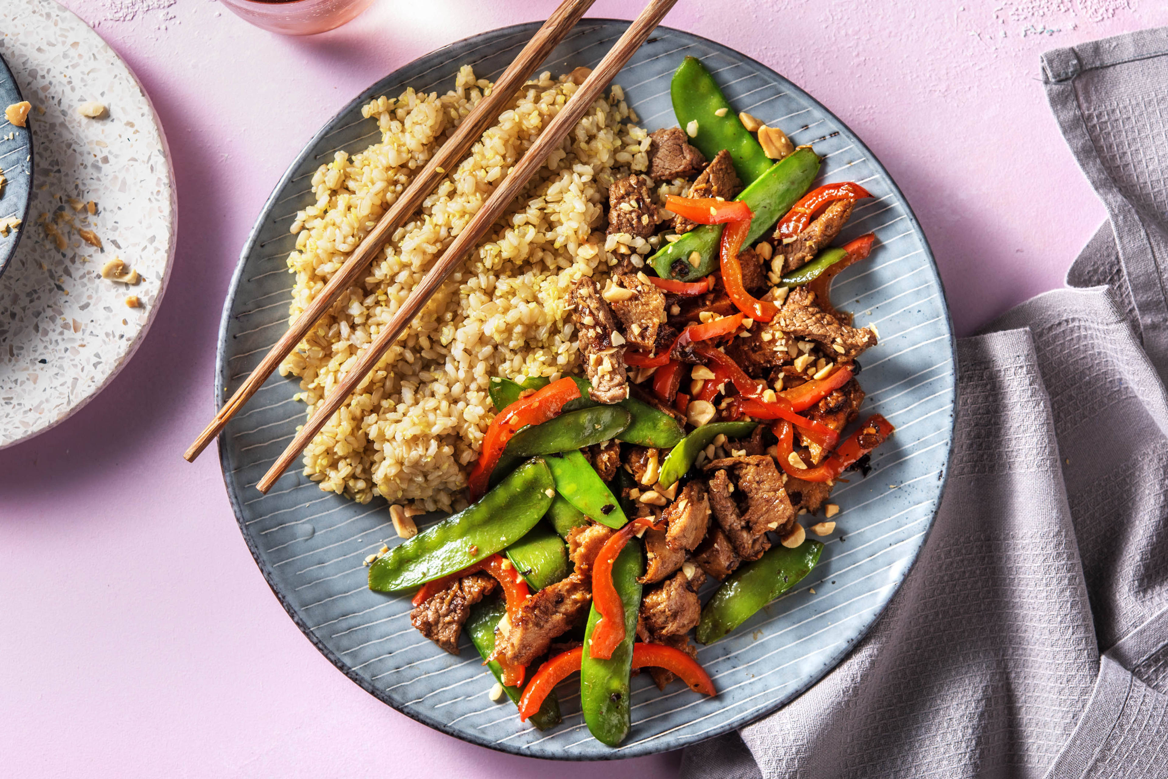 Wokschotel met vegetarische runderstukjes