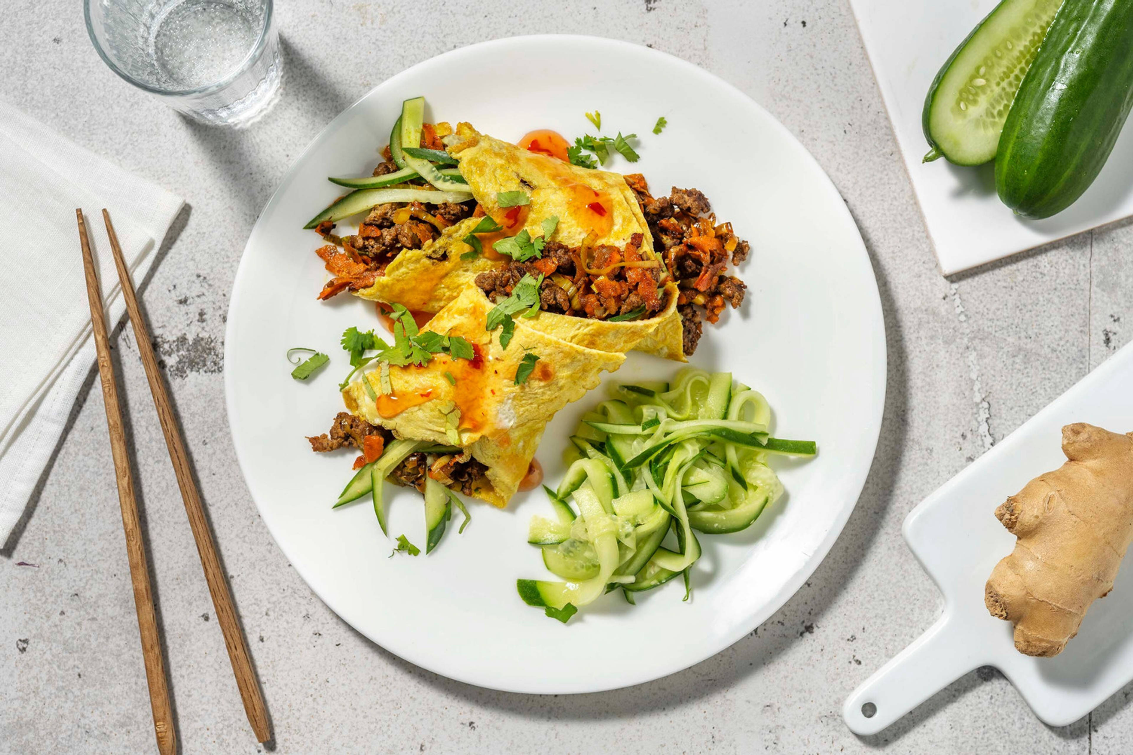 Wrap d'omelette au bœuf haché épicé à l'asiatique
