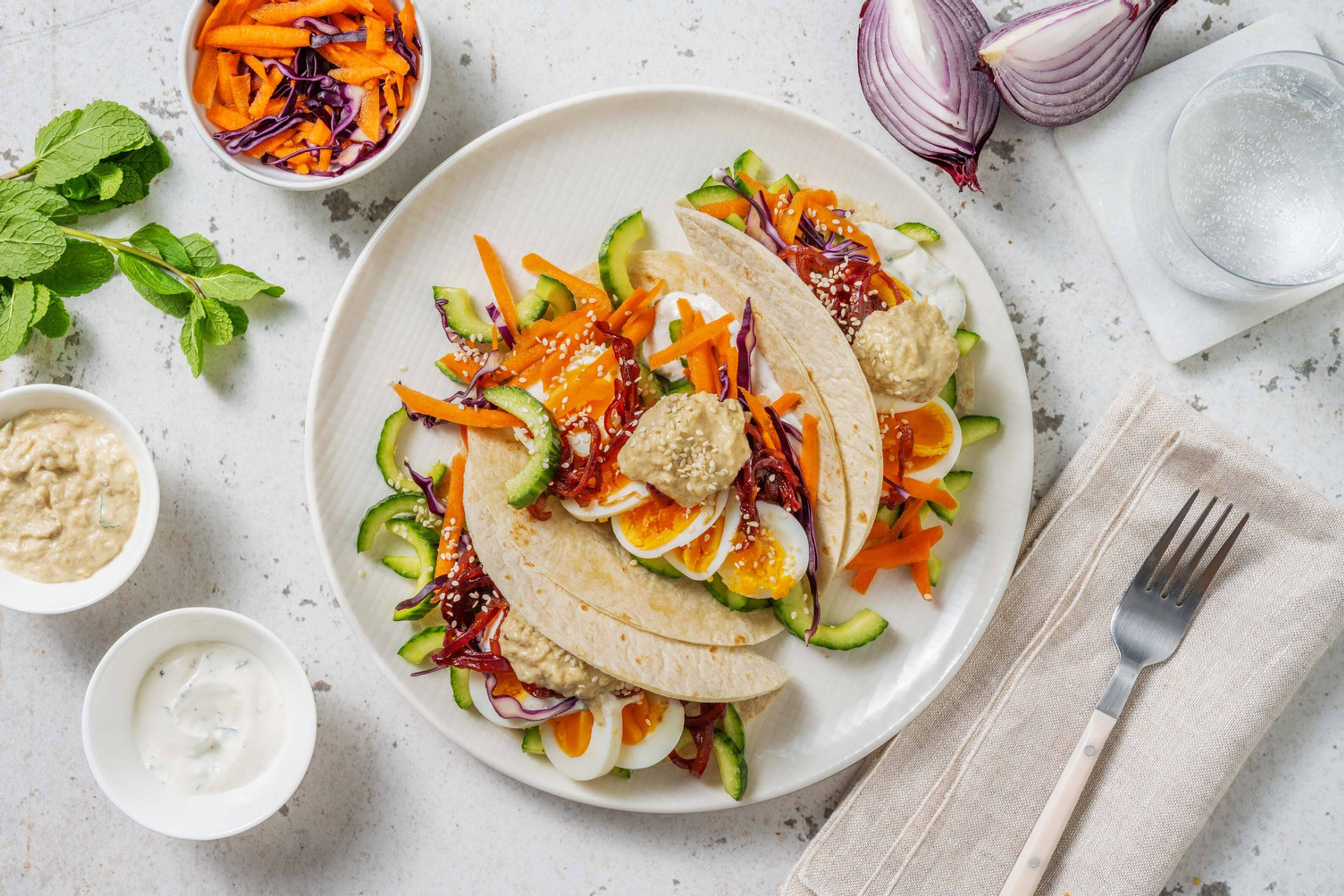 Wraps au baba ganoush et oignon caramélisé