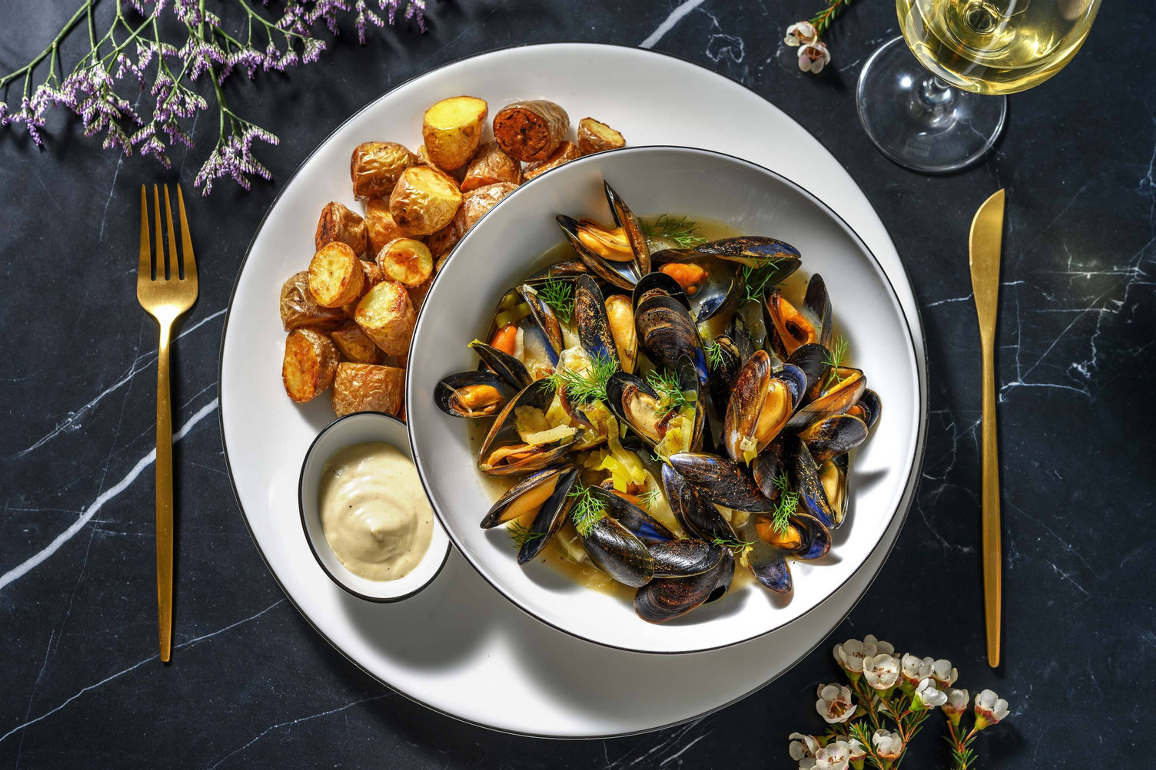 Après la cuisson des moules : comment les servir et les conserver ?