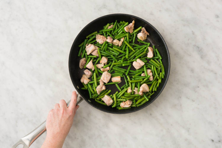 Comment faire cuire des haricots verts à la poêle ?
